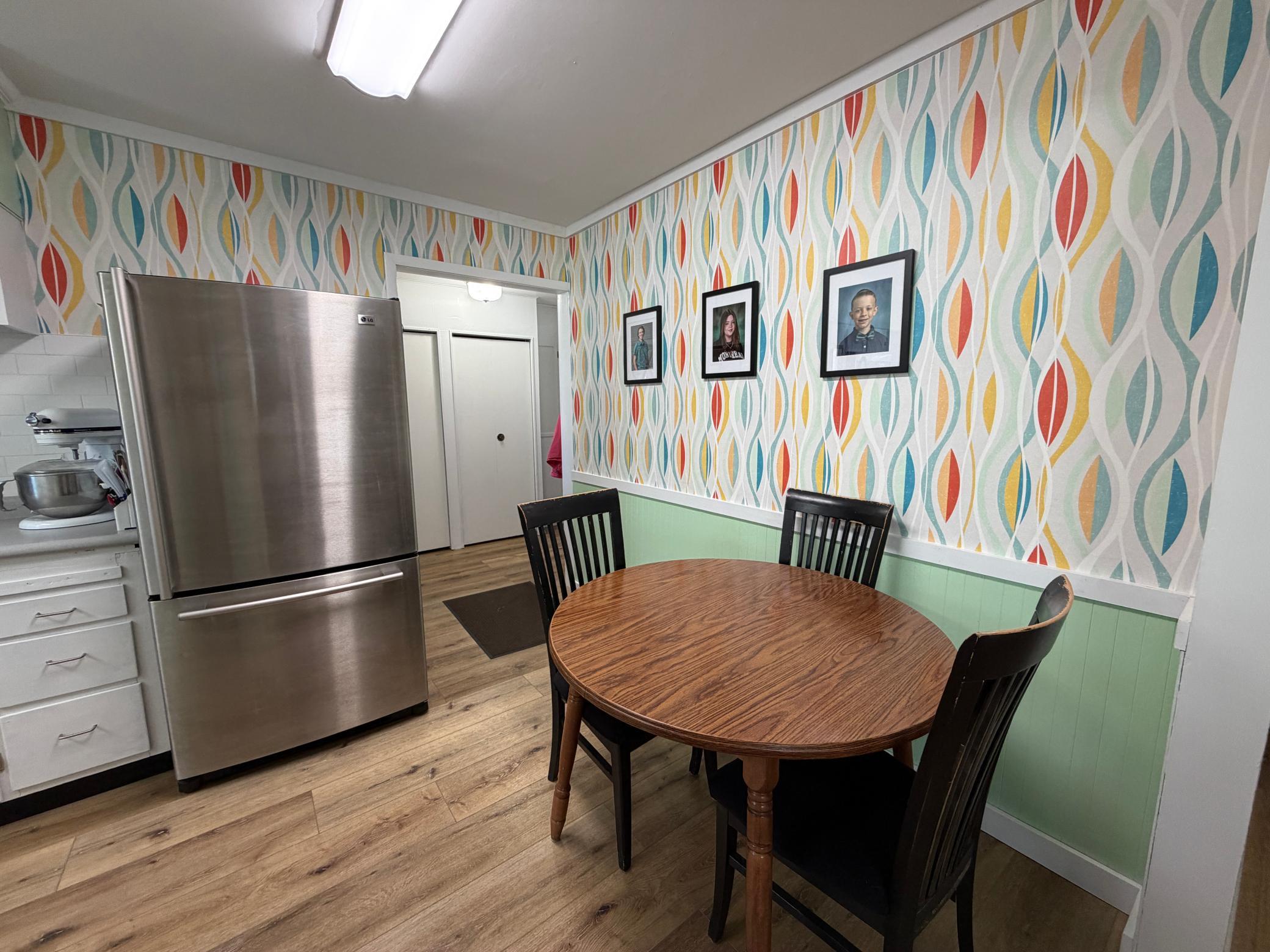 401 Center Street E Property Photo 6
