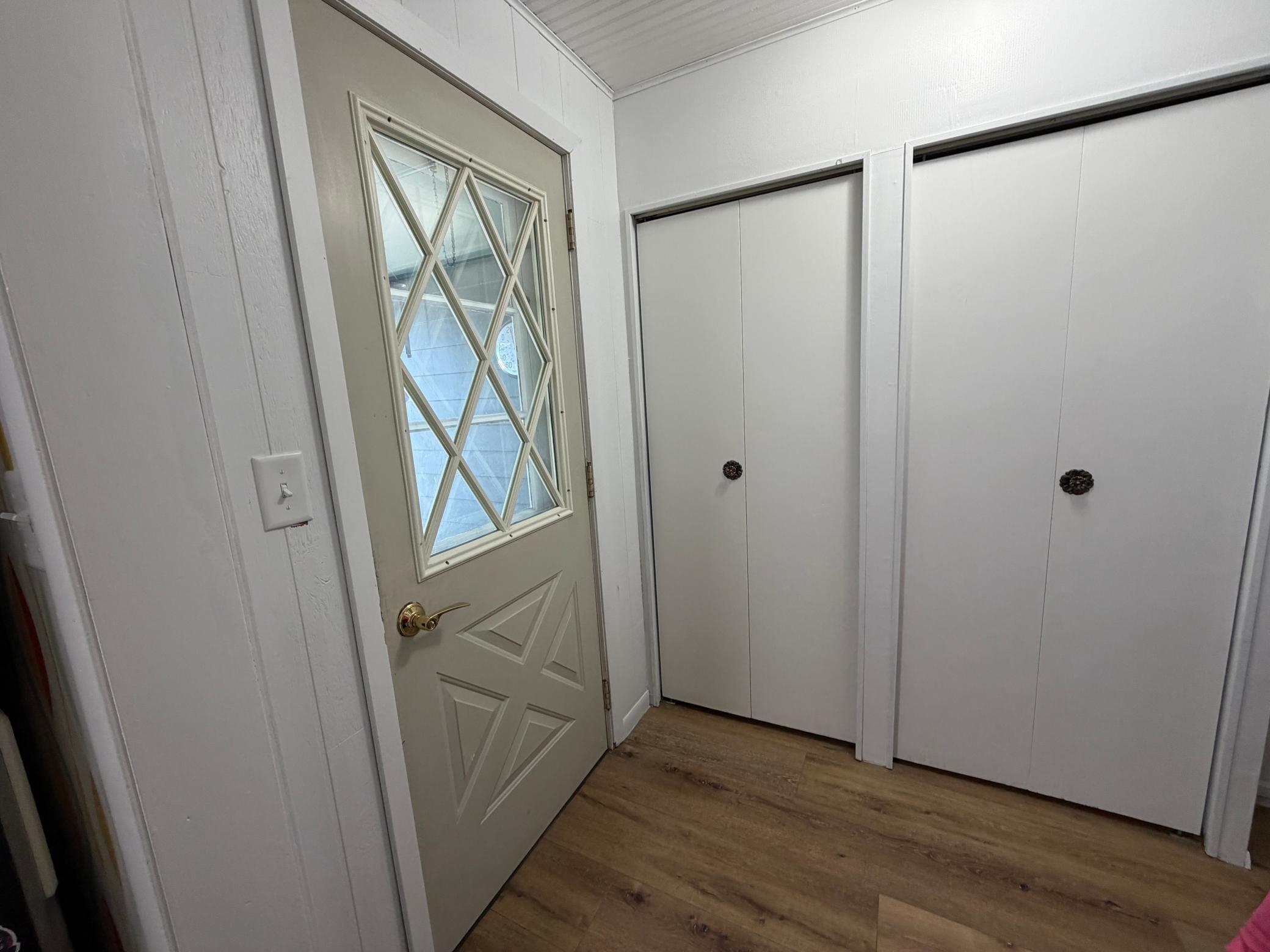 401 Center Street E Property Photo 7