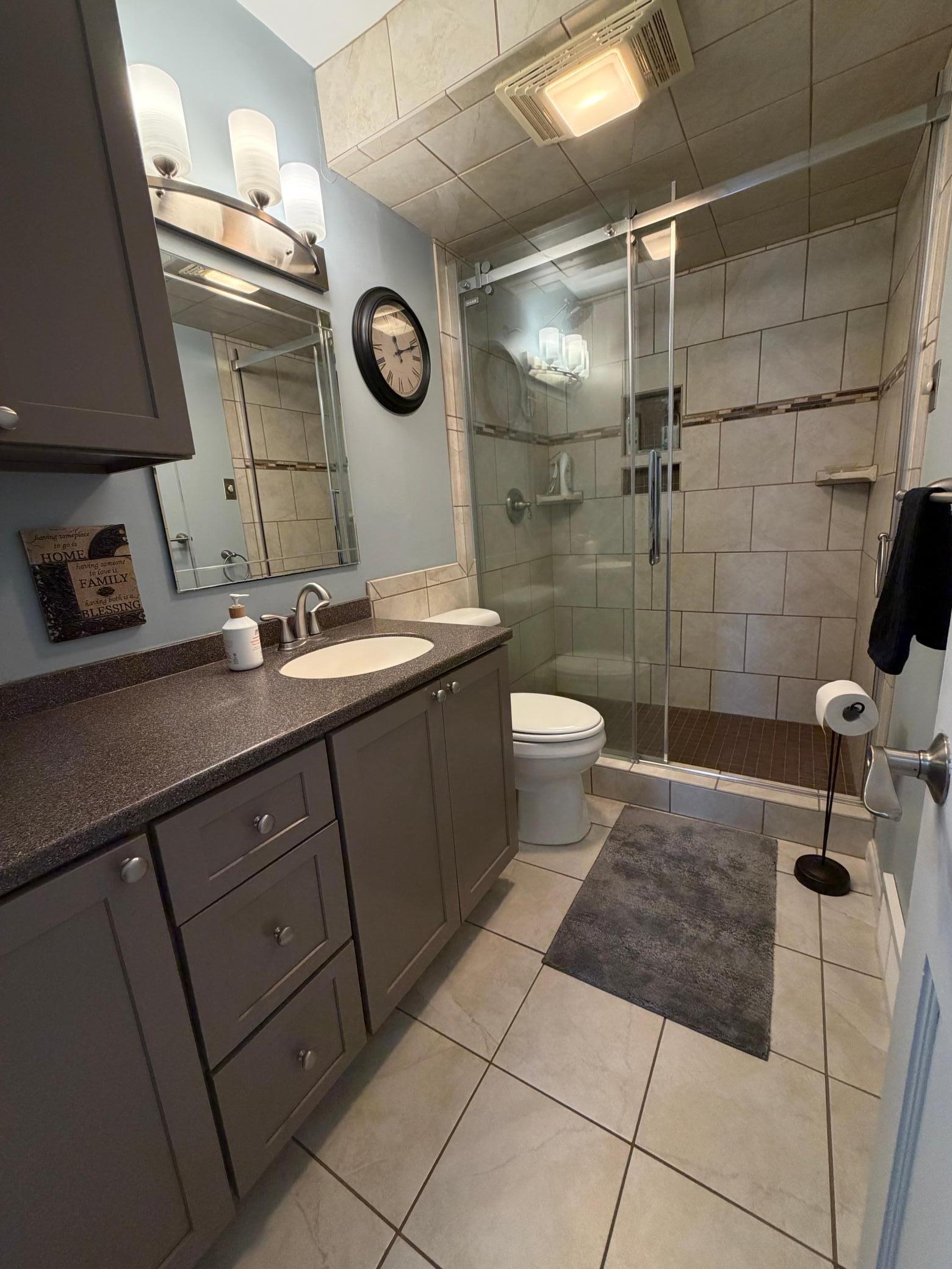 401 Center Street E Property Photo 14
