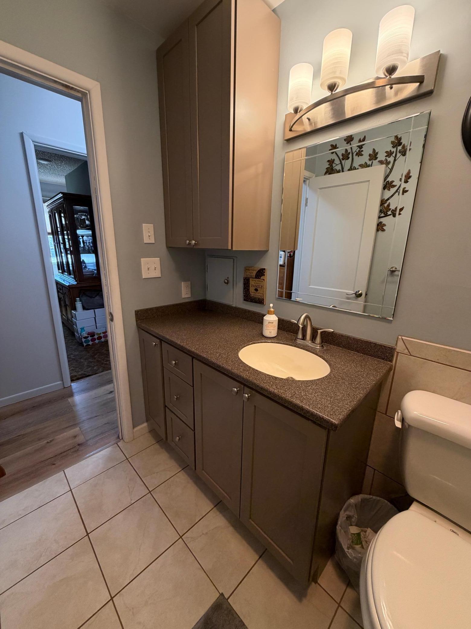 401 Center Street E Property Photo 16
