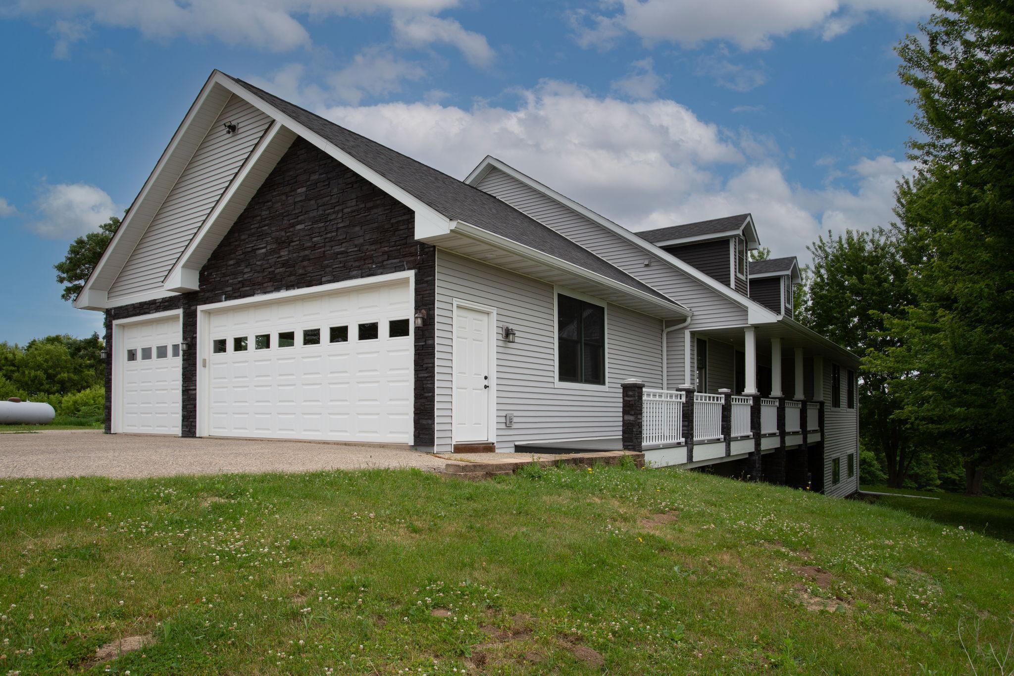 17531 County 41 Boulevard Property Photo 3