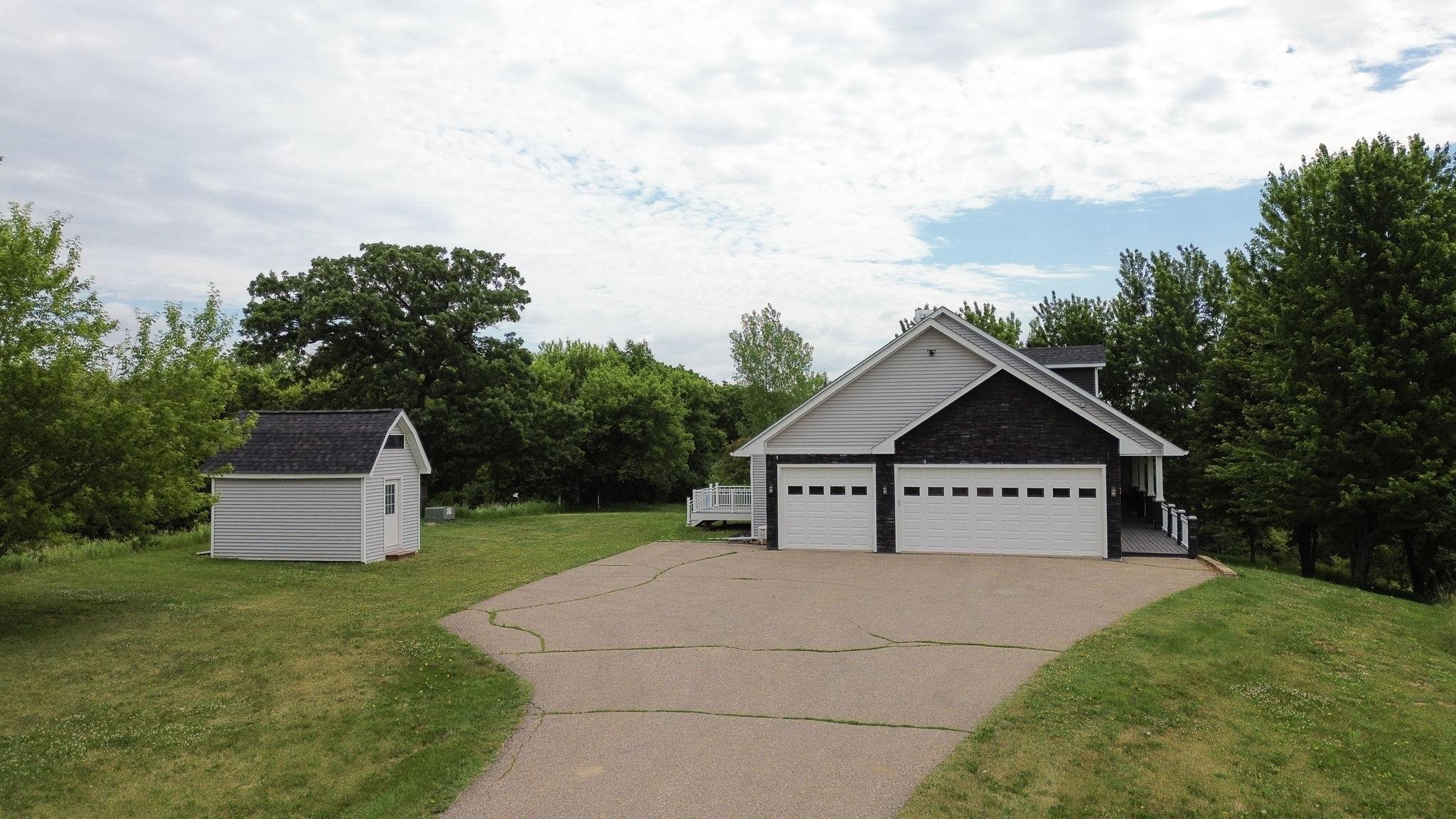 17531 County 41 Boulevard Property Photo 5