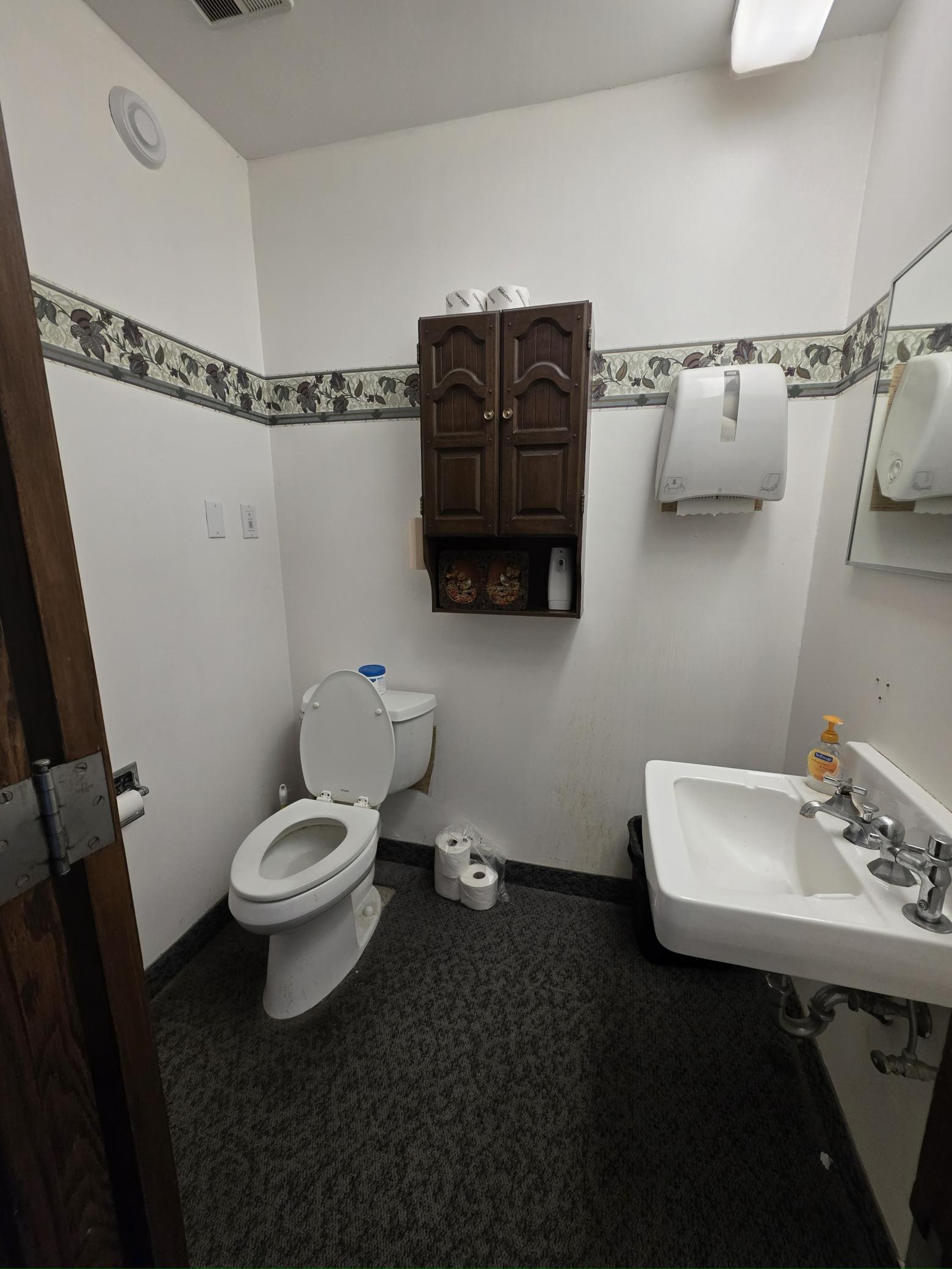 20 E Main Street Property Photo 7