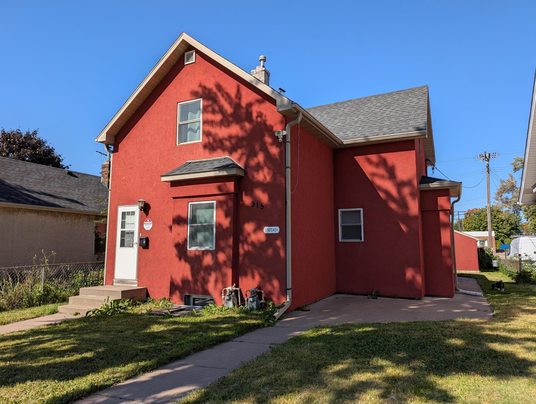 915 Rose Avenue E Property Photo 1