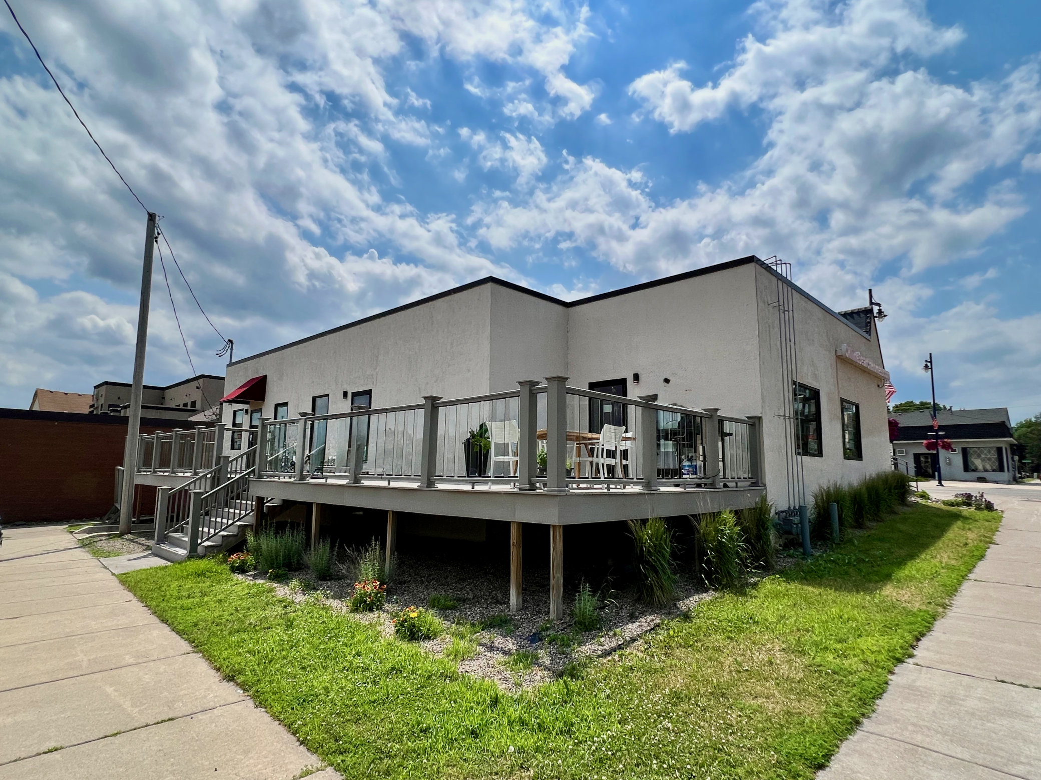 167 Lake Street N Property Photo 4