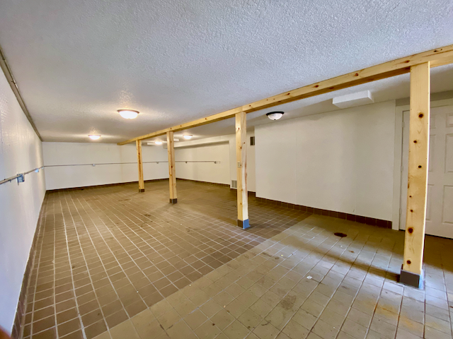 167 Lake Street N Property Photo 11