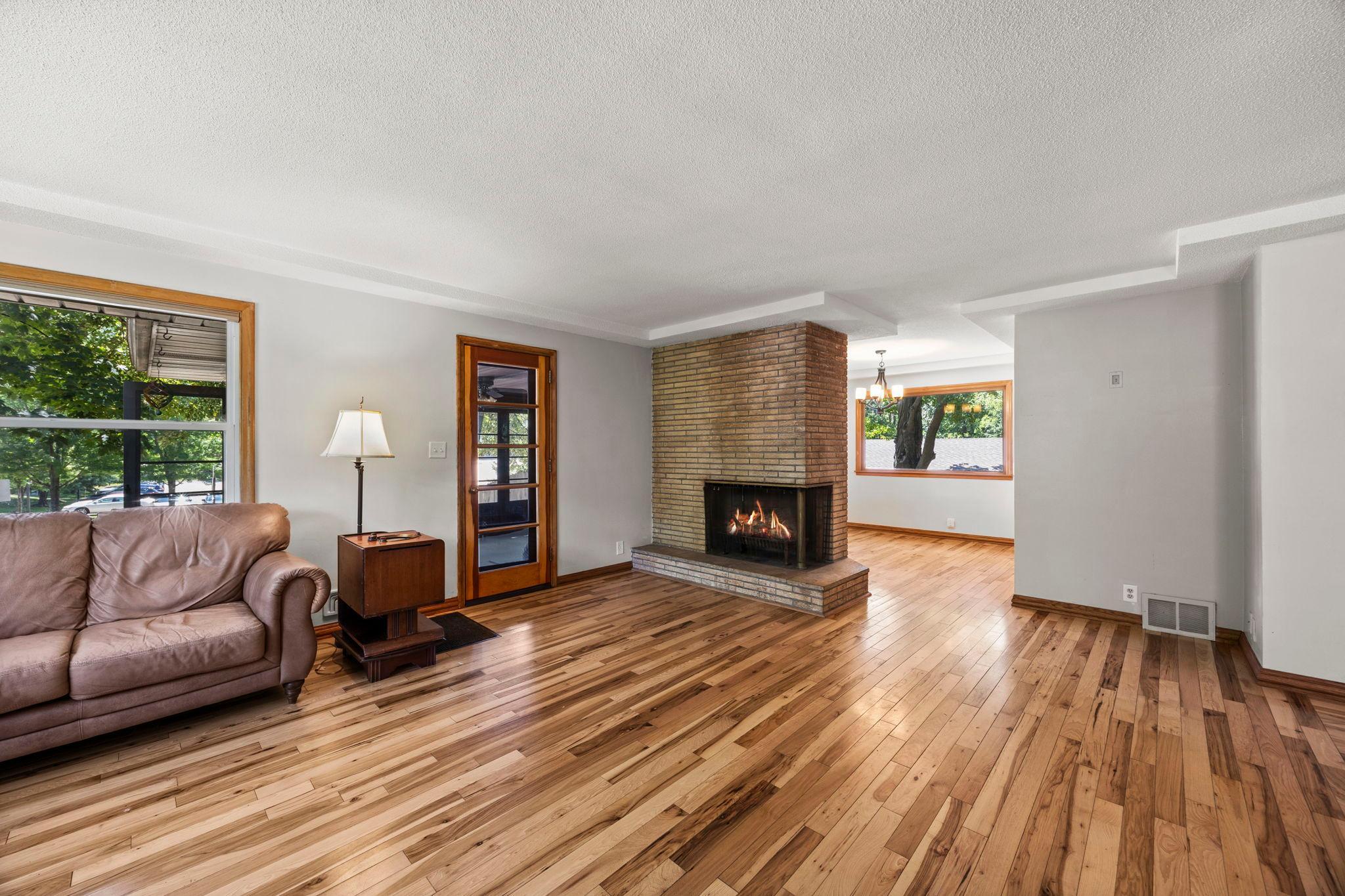 4344 Williston Road Property Photo 2