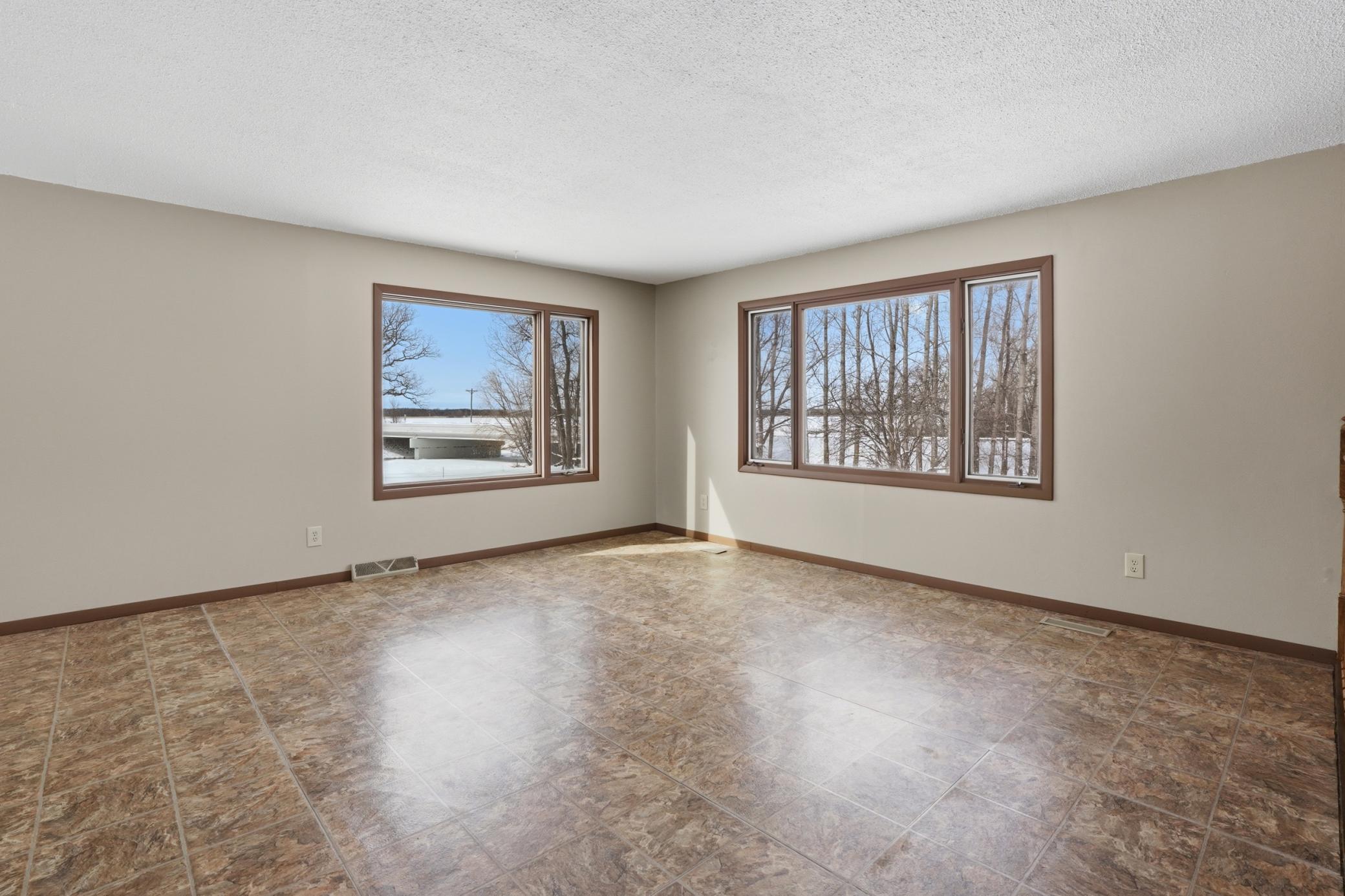 12916 250th Avenue Ne Property Photo 9