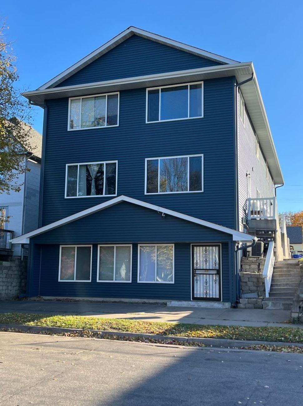 1024 Ross Avenue Property Photo 1