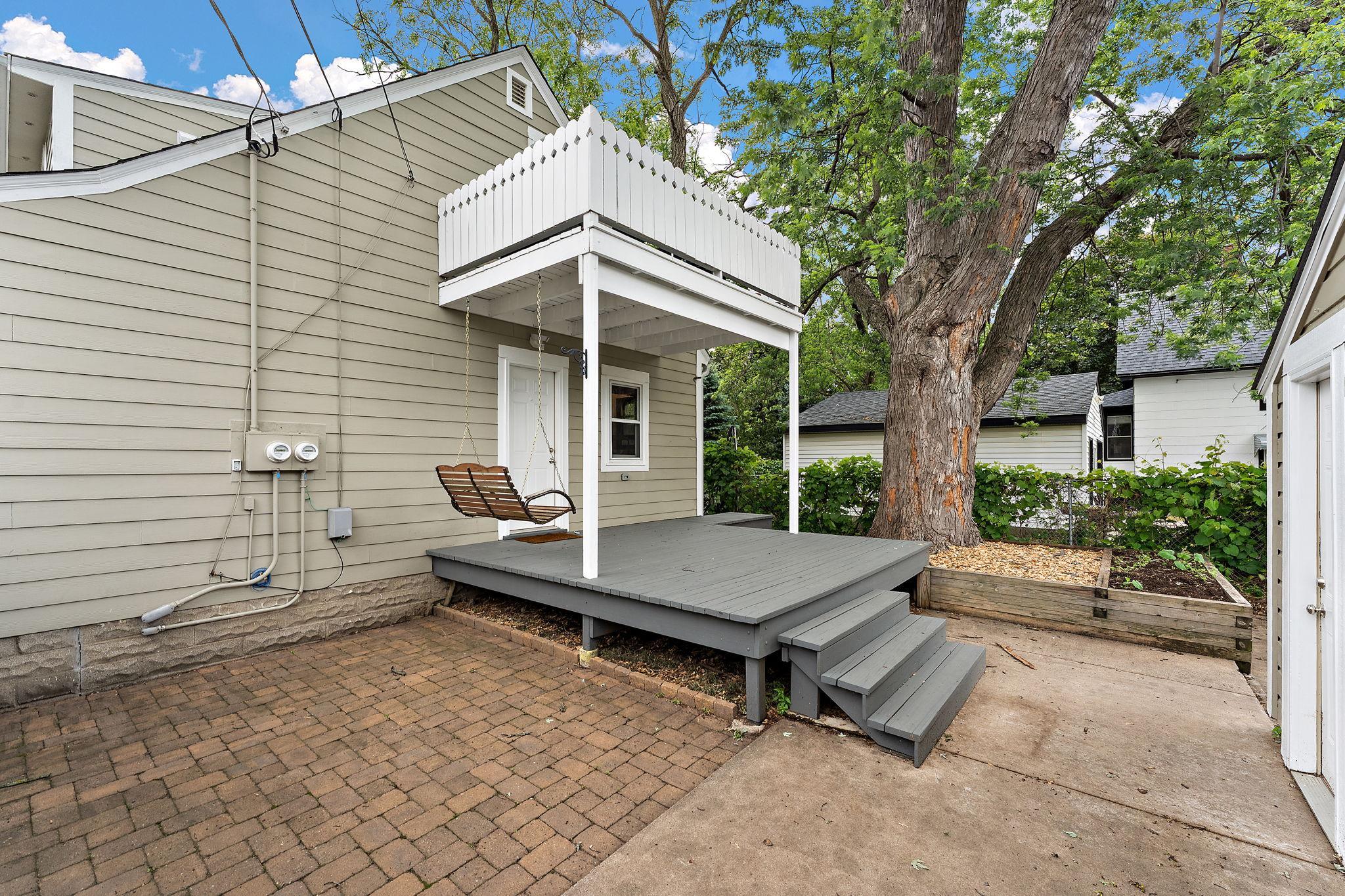 551 Pascal Street N Property Photo 5