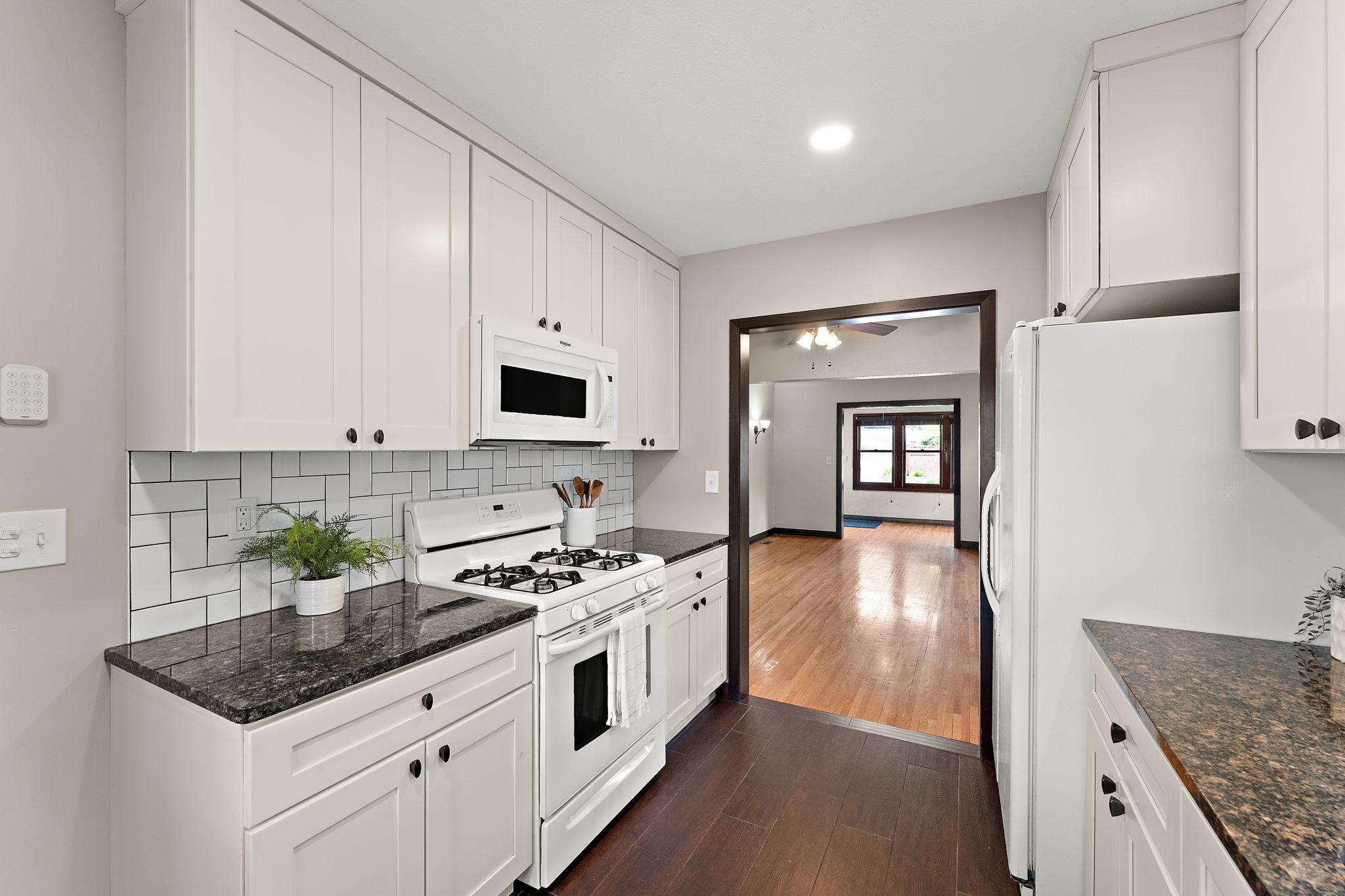 551 Pascal Street N Property Photo 14