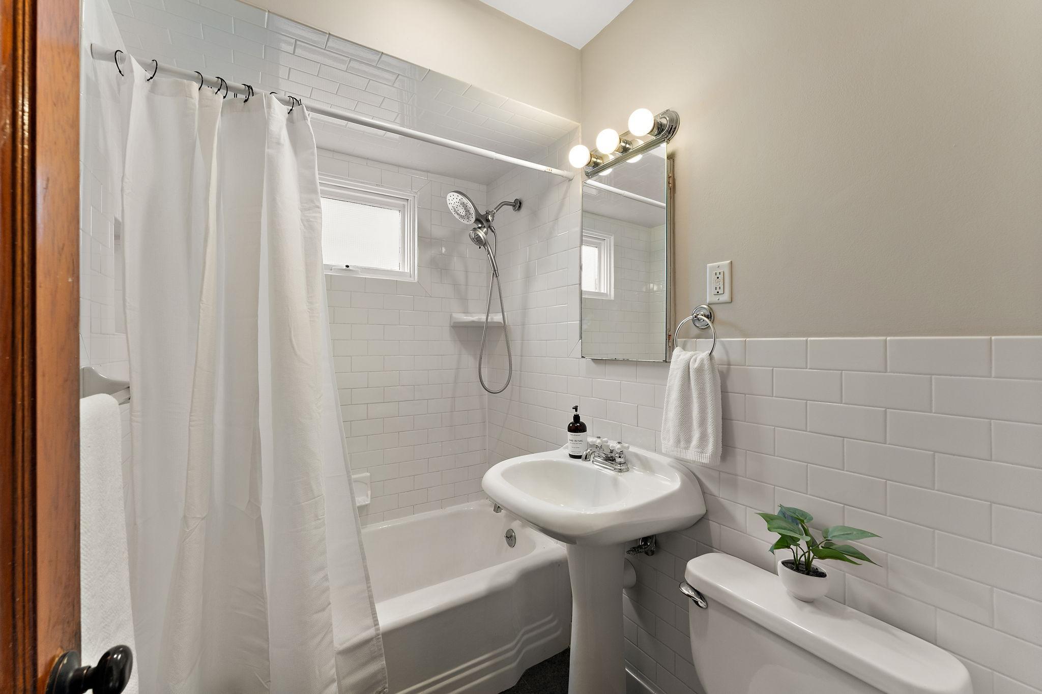 551 Pascal Street N Property Photo 20