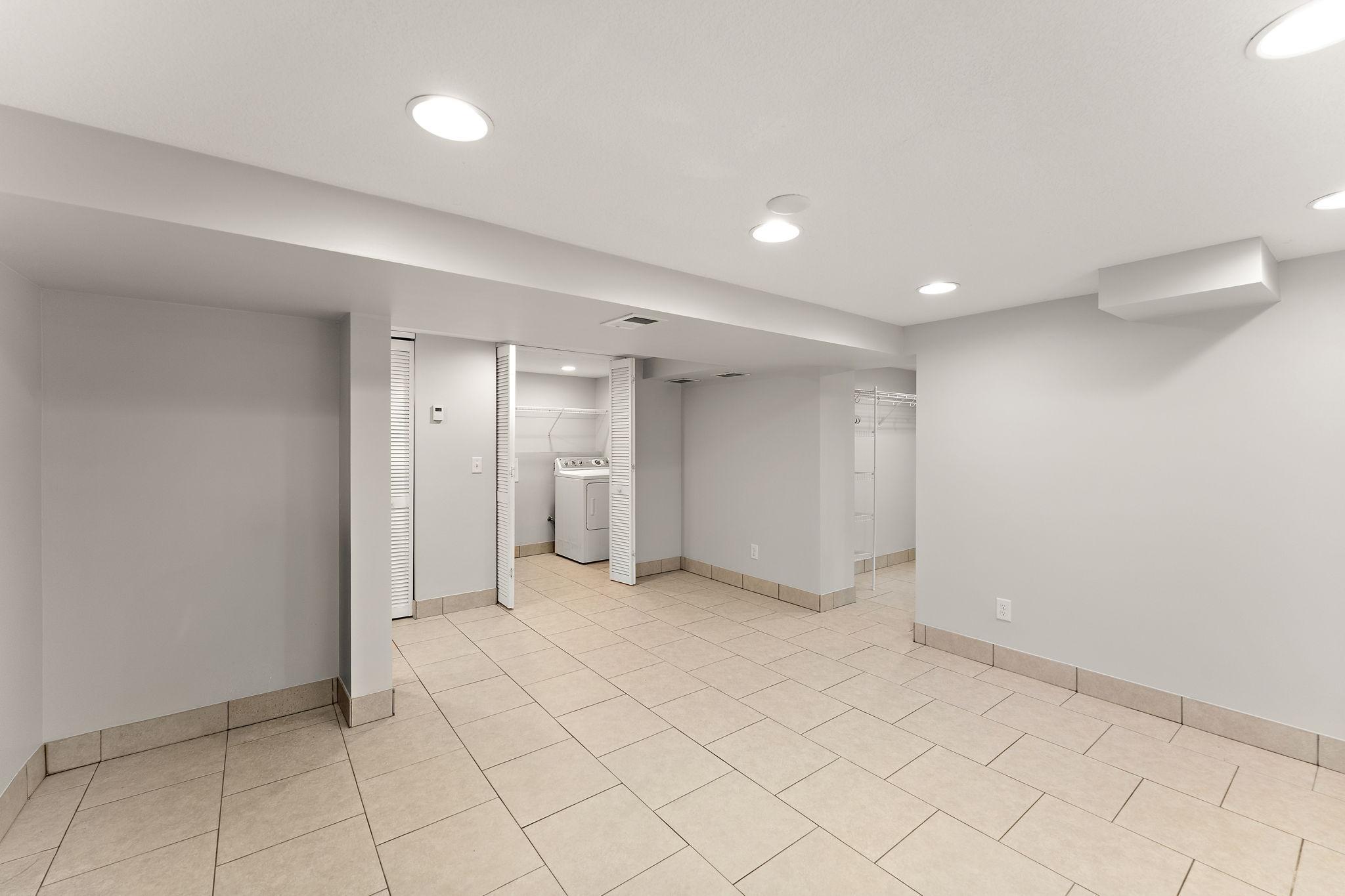 551 Pascal Street N Property Photo 22