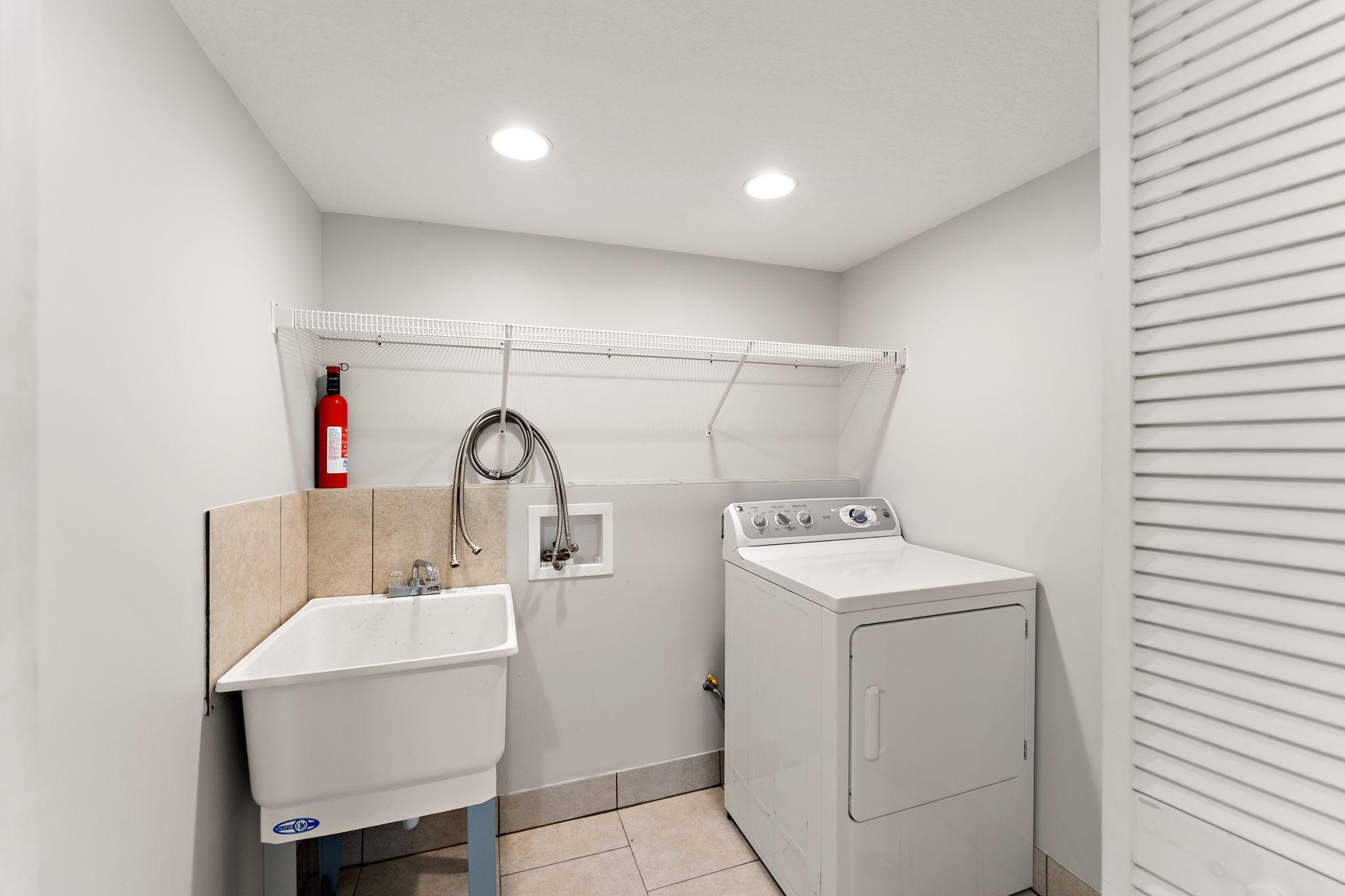 551 Pascal Street N Property Photo 26
