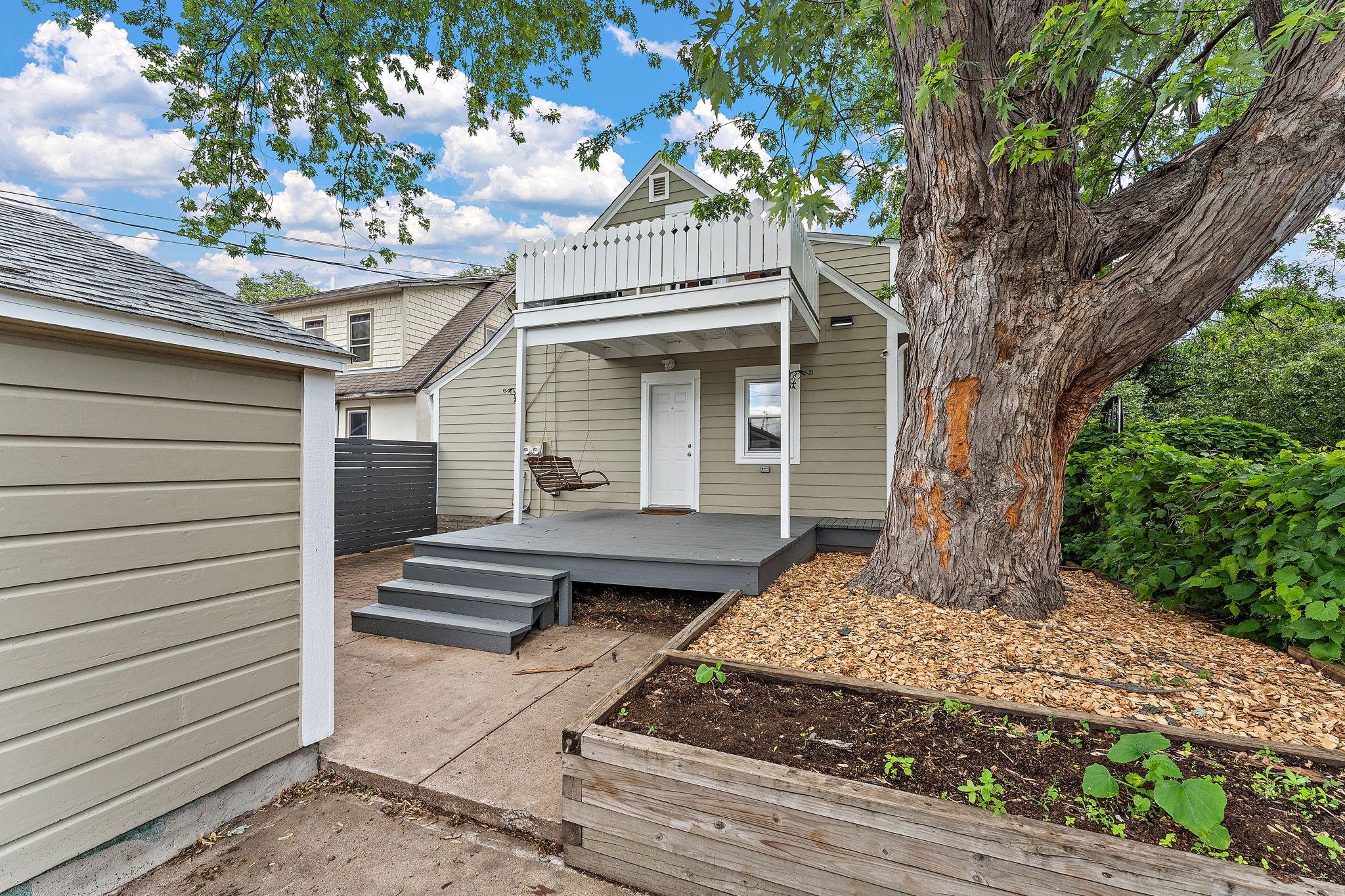 551 Pascal Street N Property Photo 32