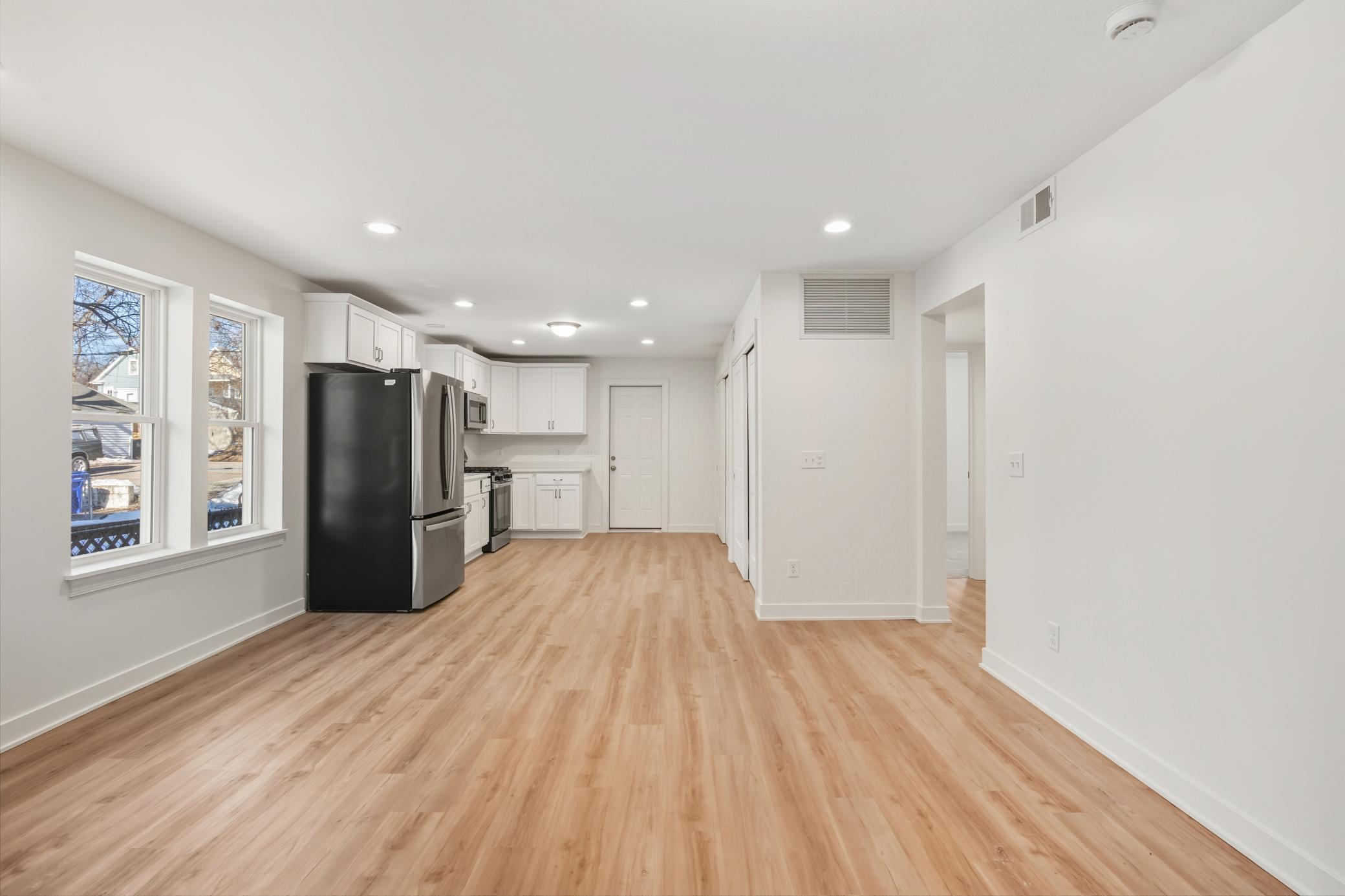 1195 Bush Avenue Property Photo 4