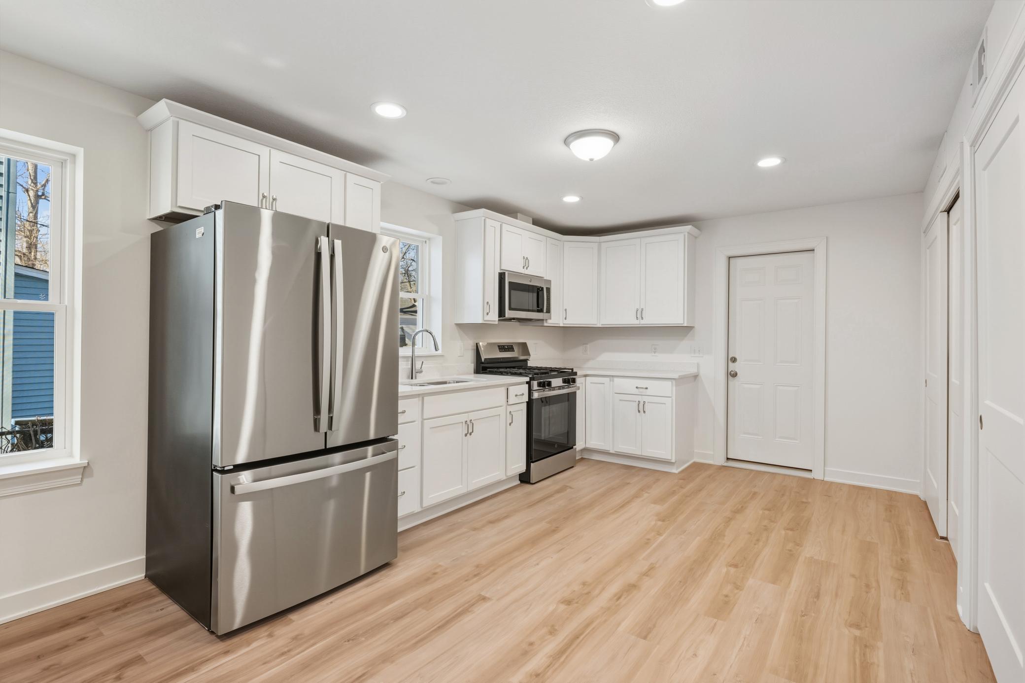 1195 Bush Avenue Property Photo 6