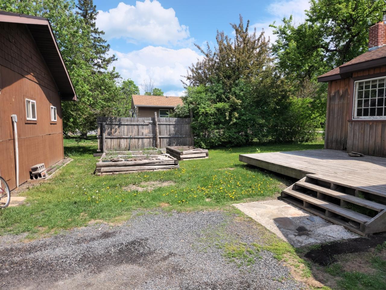 116 12th Street W Property Photo 3