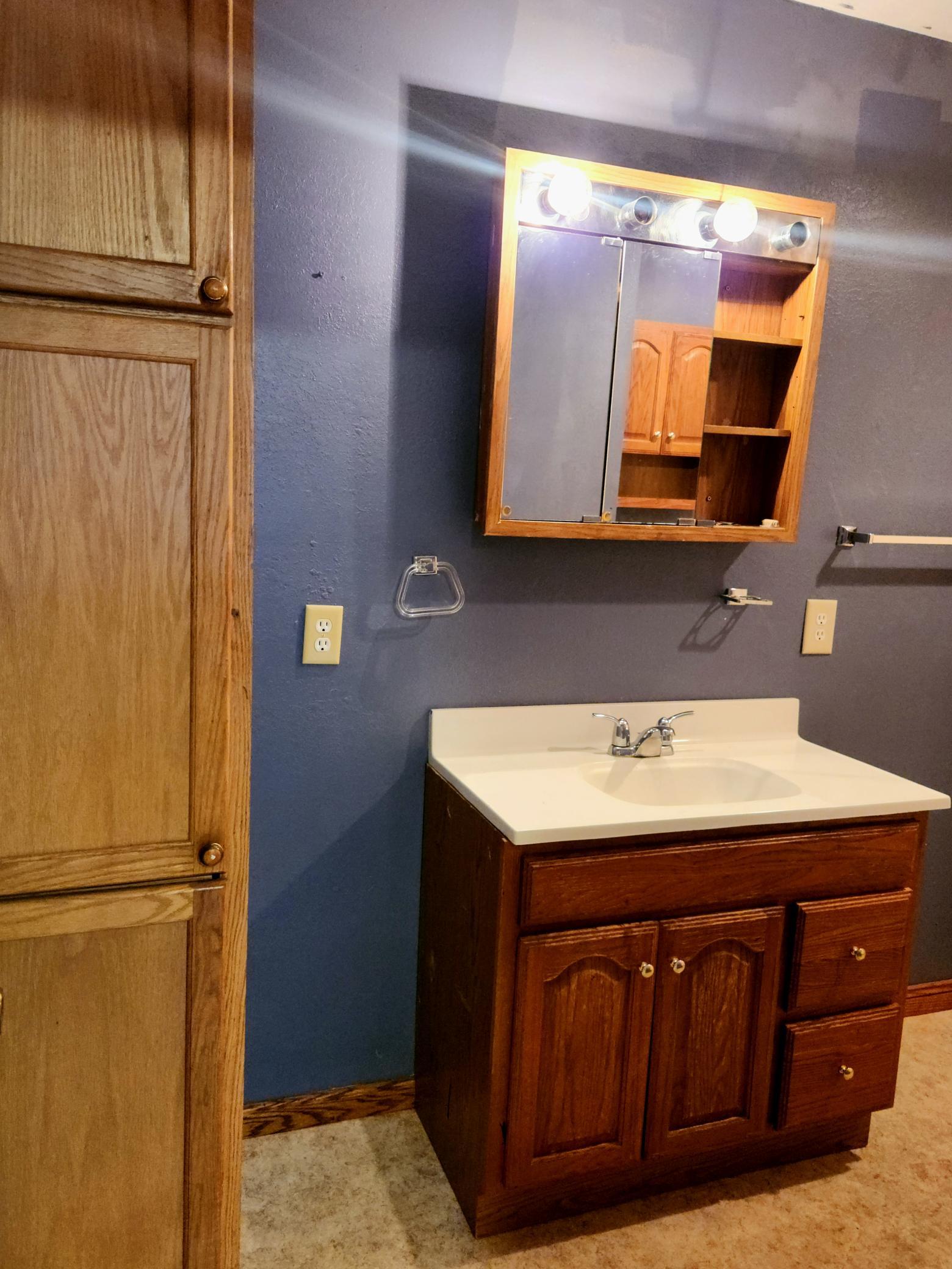 116 12th Street W Property Photo 6