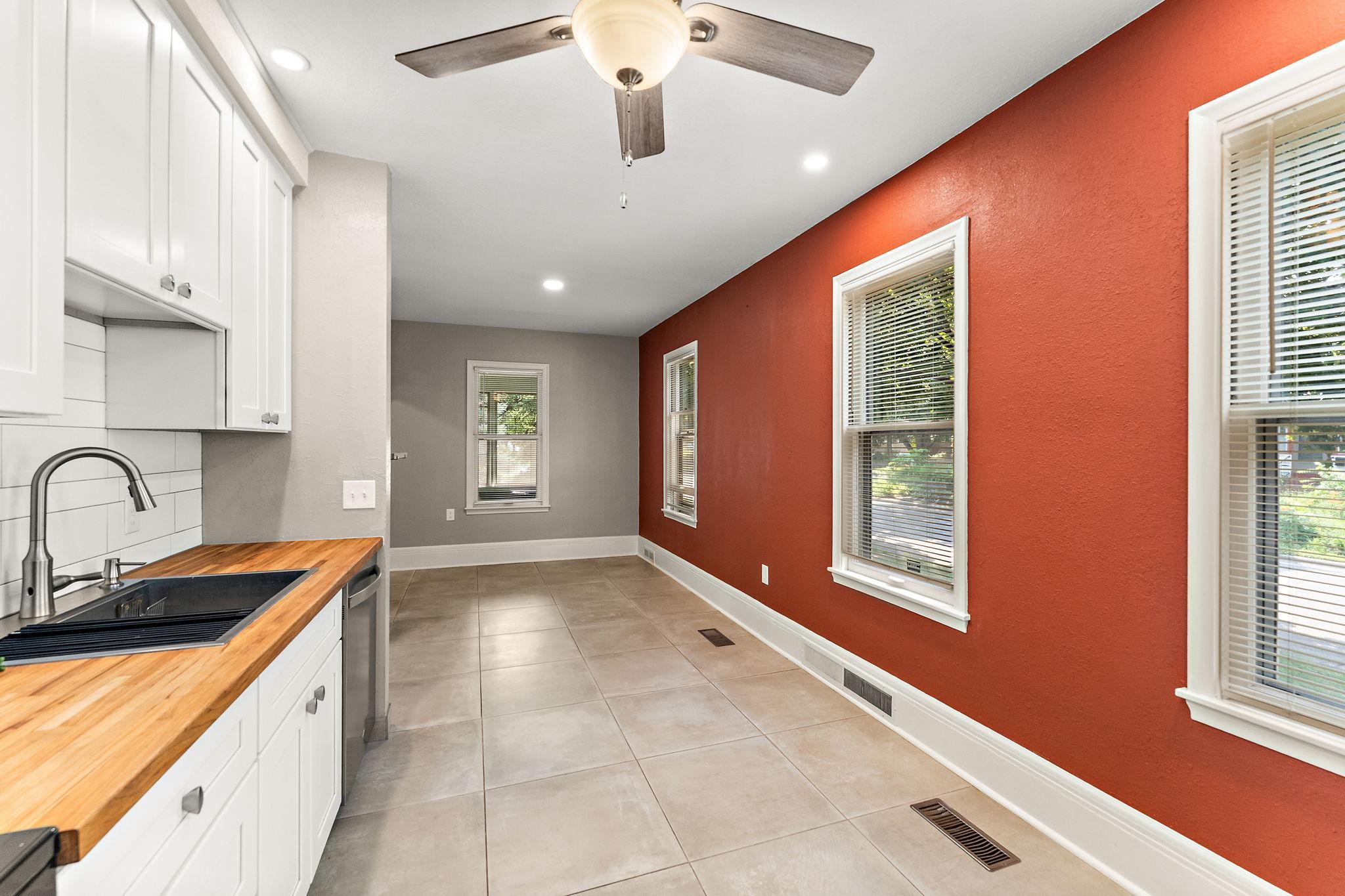 1467 Charles Avenue Property Photo 4
