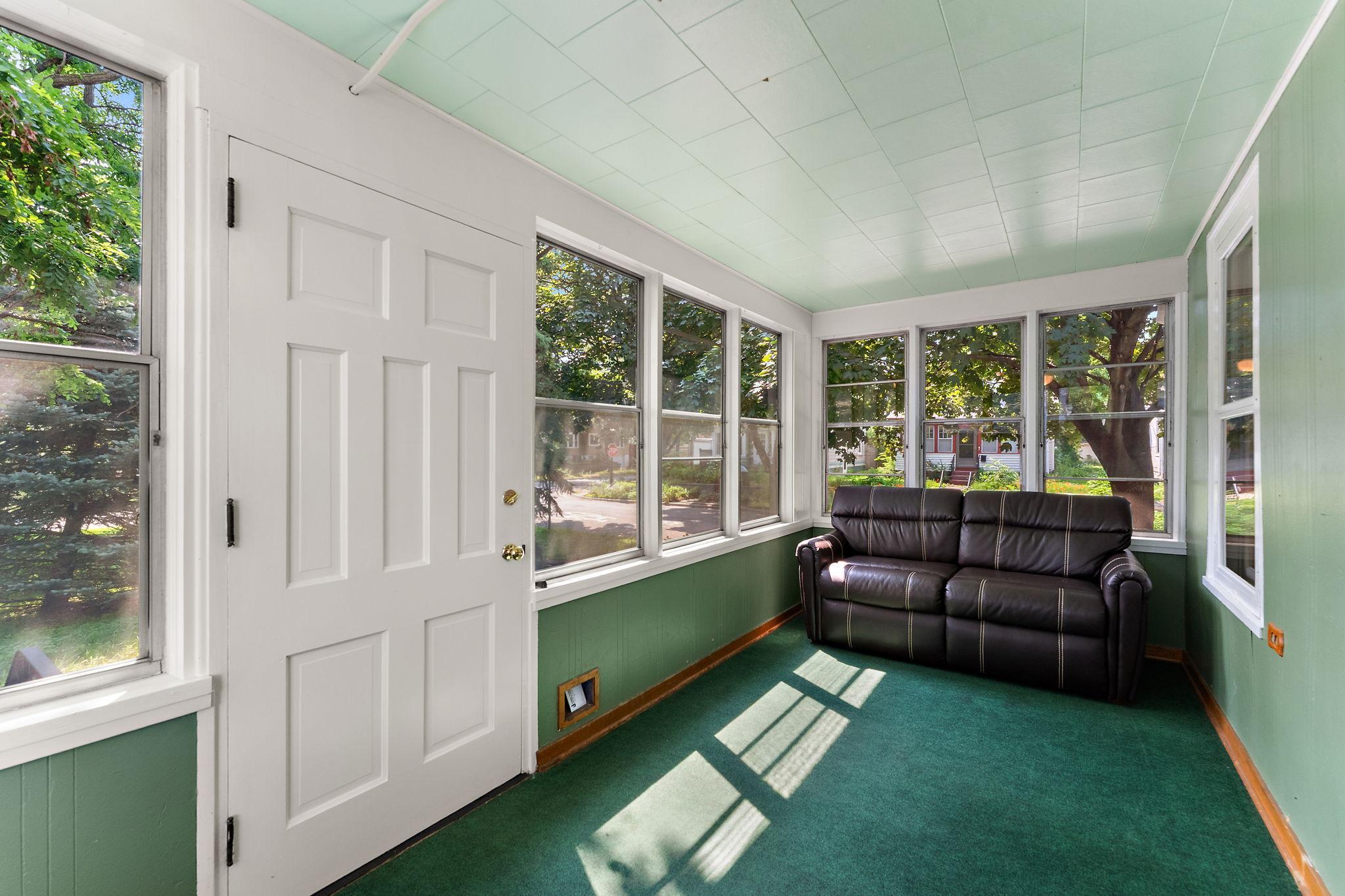 1467 Charles Avenue Property Photo 8