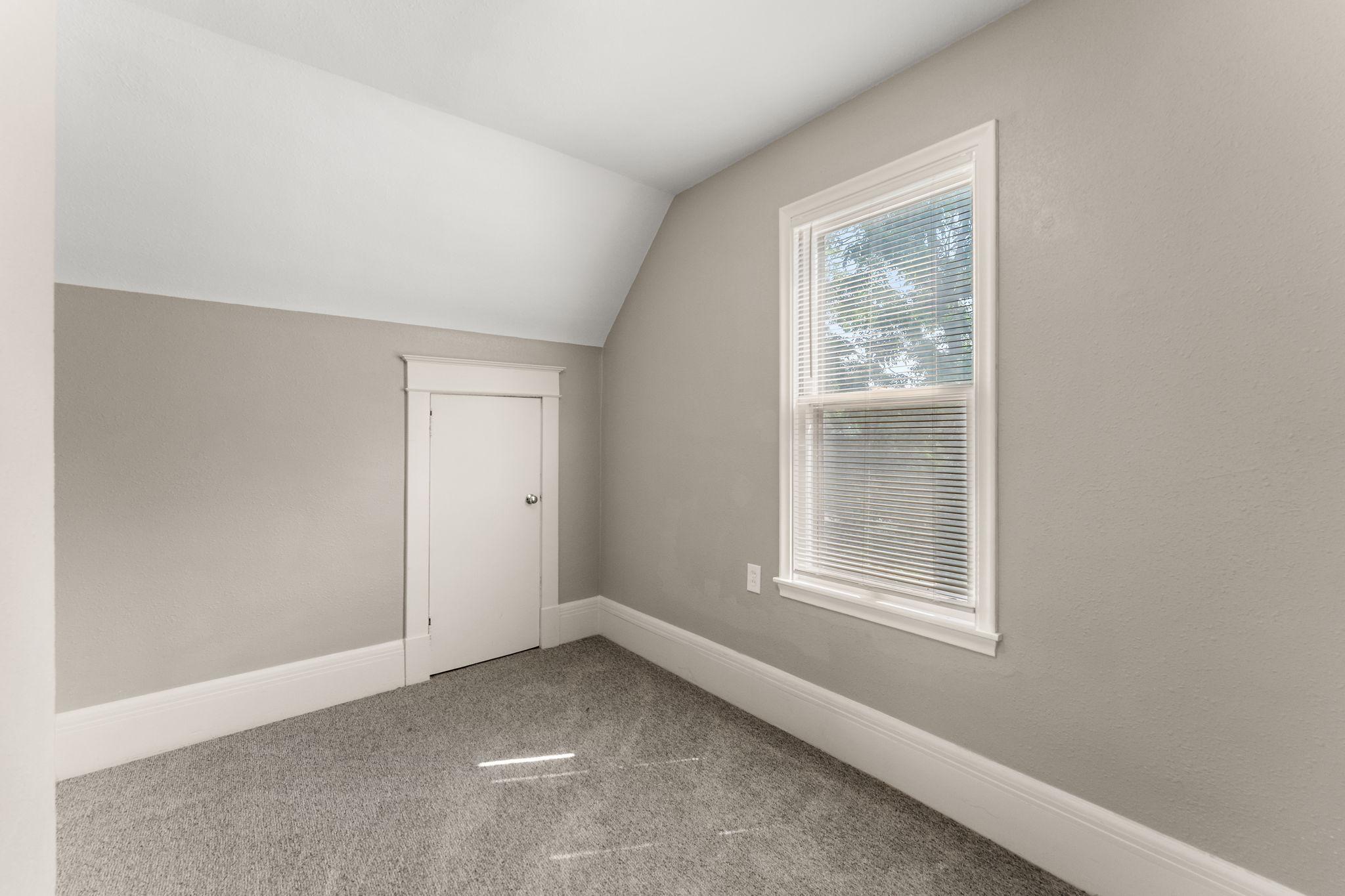 1467 Charles Avenue Property Photo 10