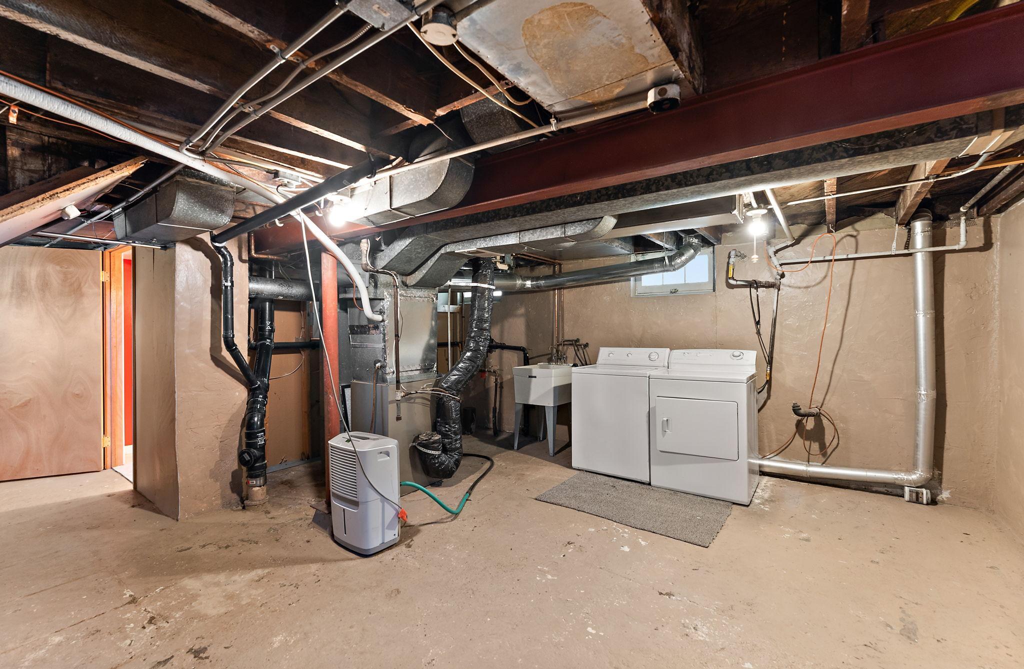 1467 Charles Avenue Property Photo 19