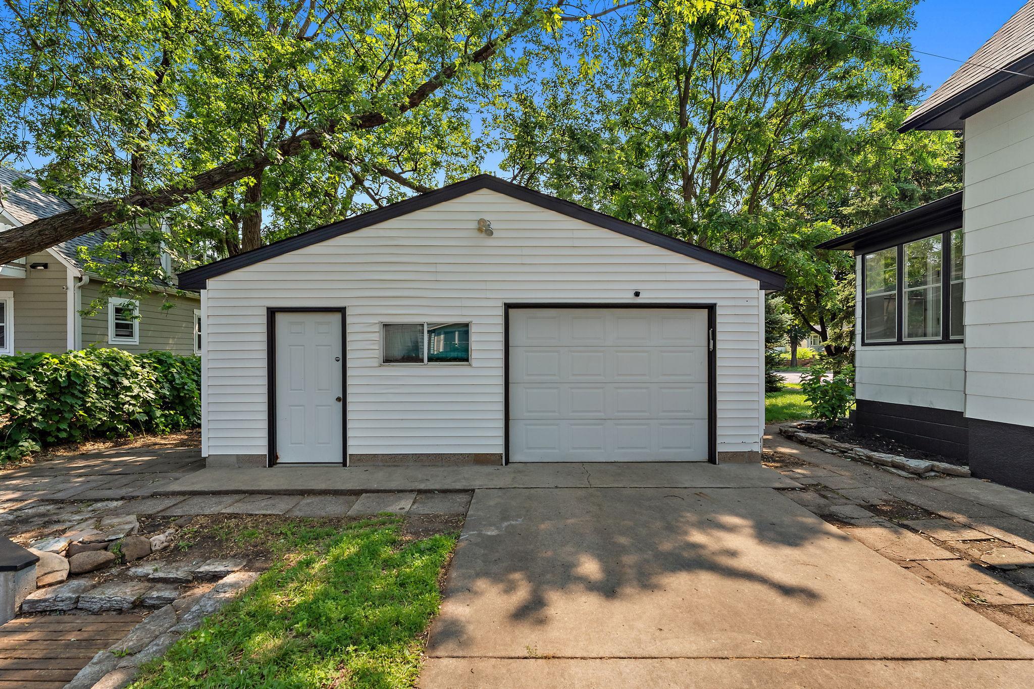 1467 Charles Avenue Property Photo 23