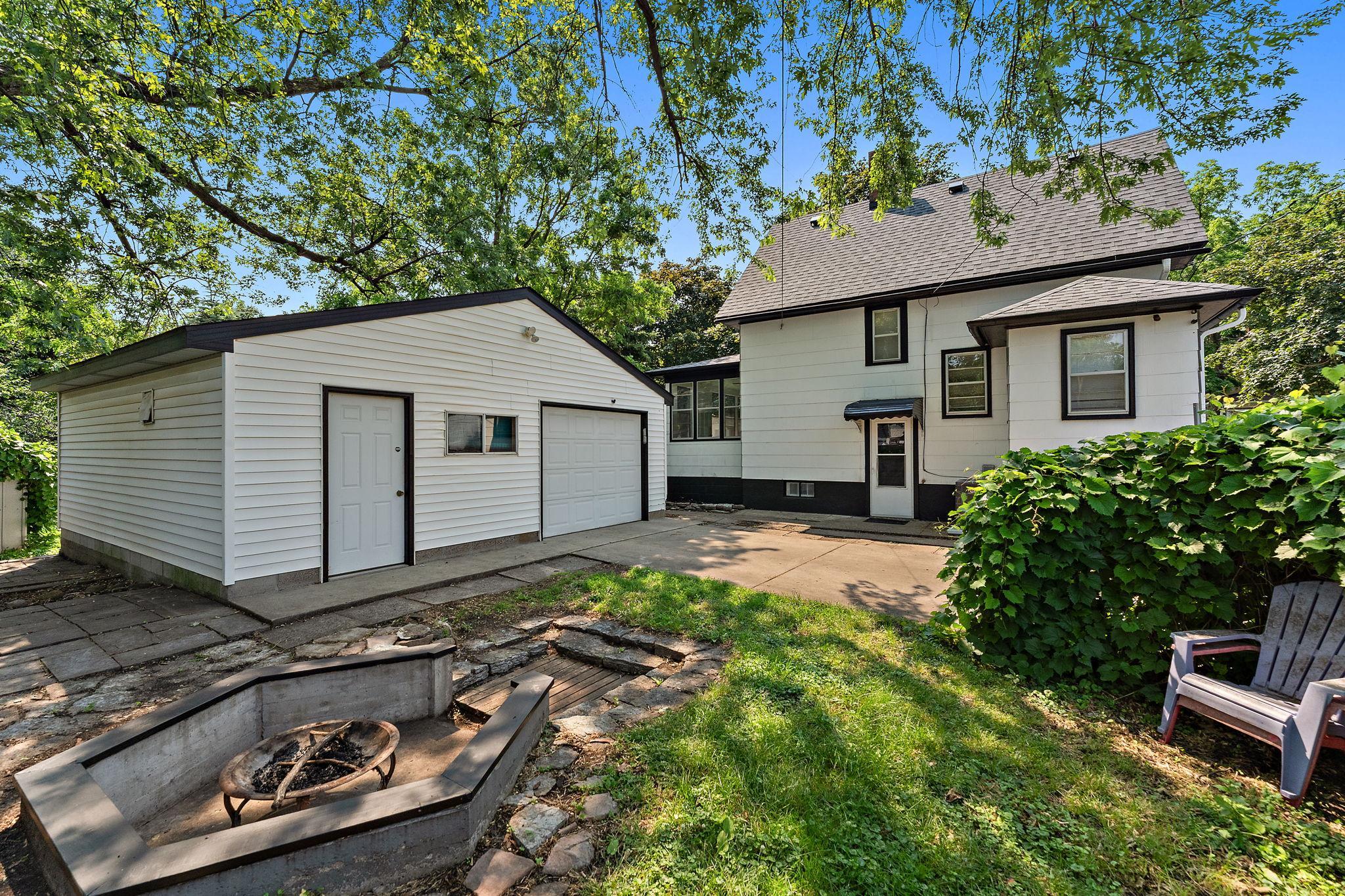 1467 Charles Avenue Property Photo 27