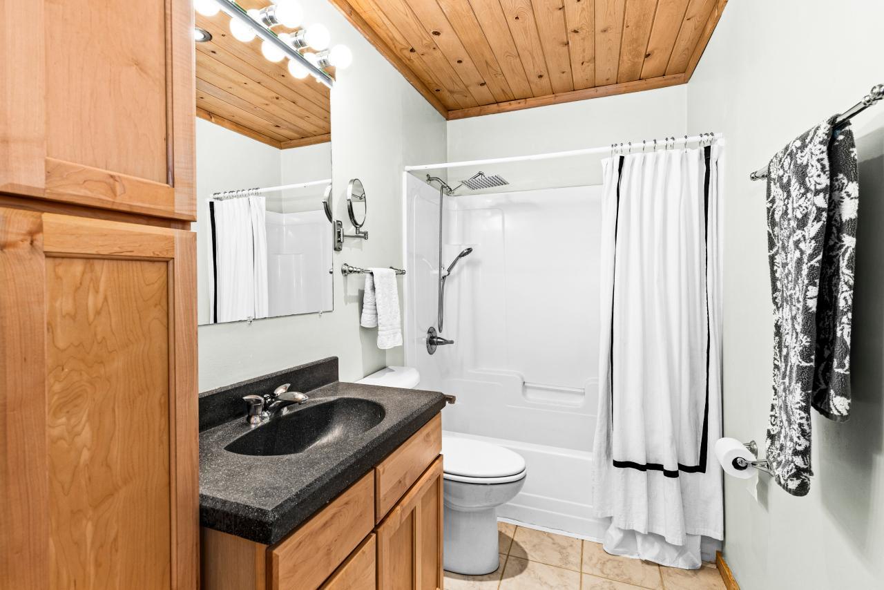 67 Snowshoe Trail Property Photo 9