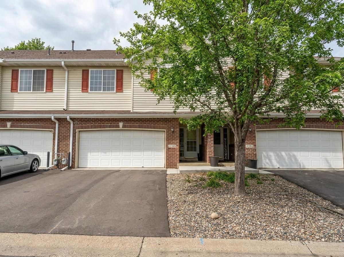 15585 Cherry Path Property Photo 8
