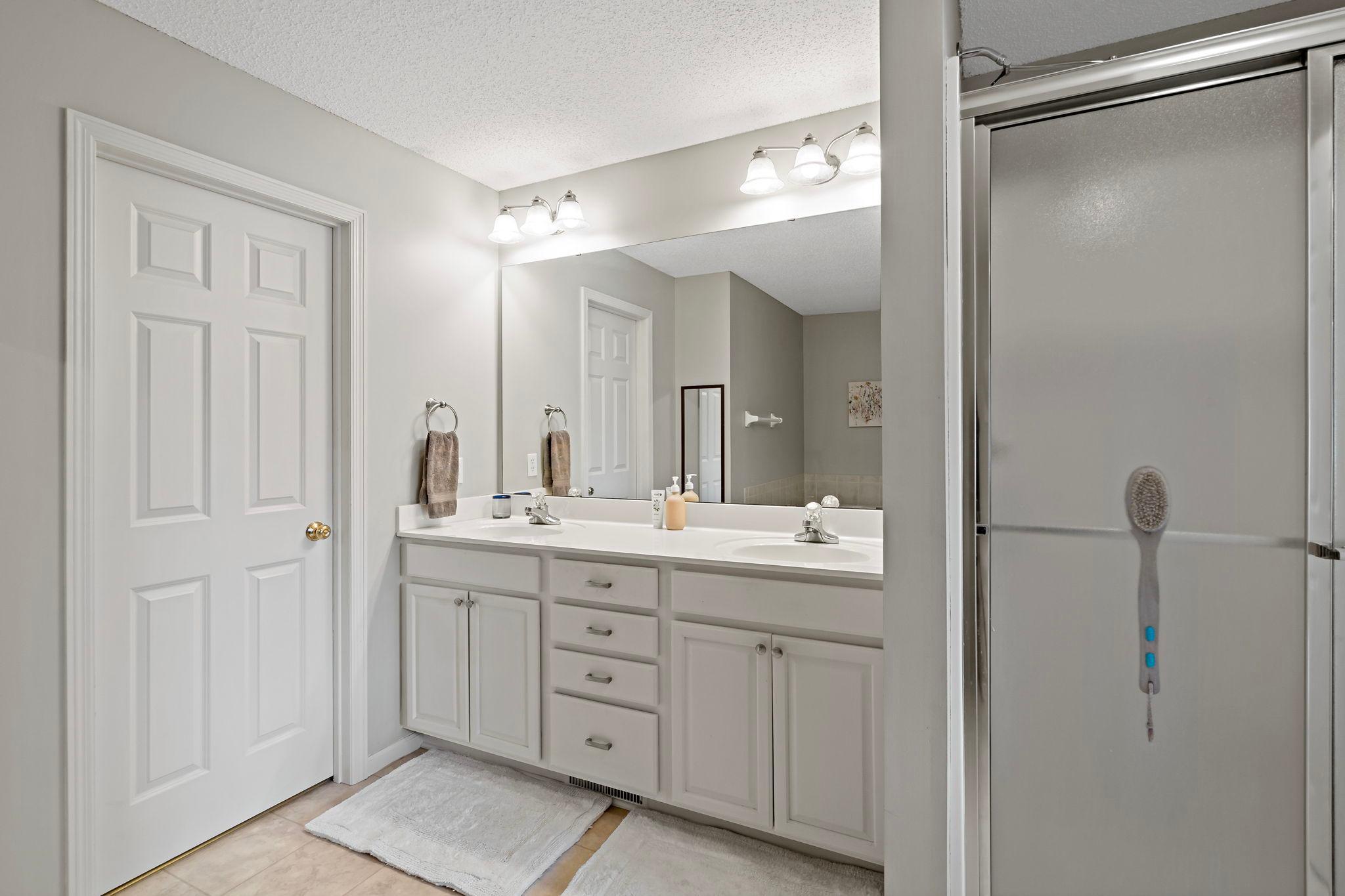 15585 Cherry Path Property Photo 32