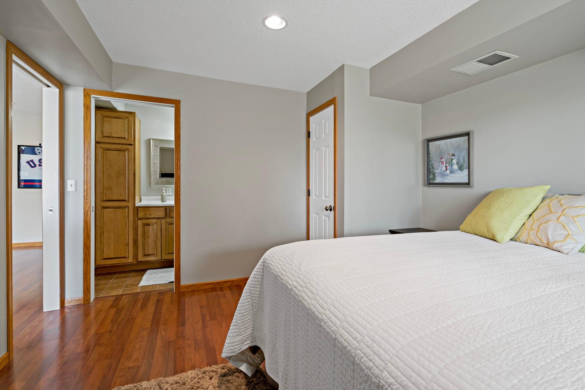 15585 Cherry Path Property Photo 40
