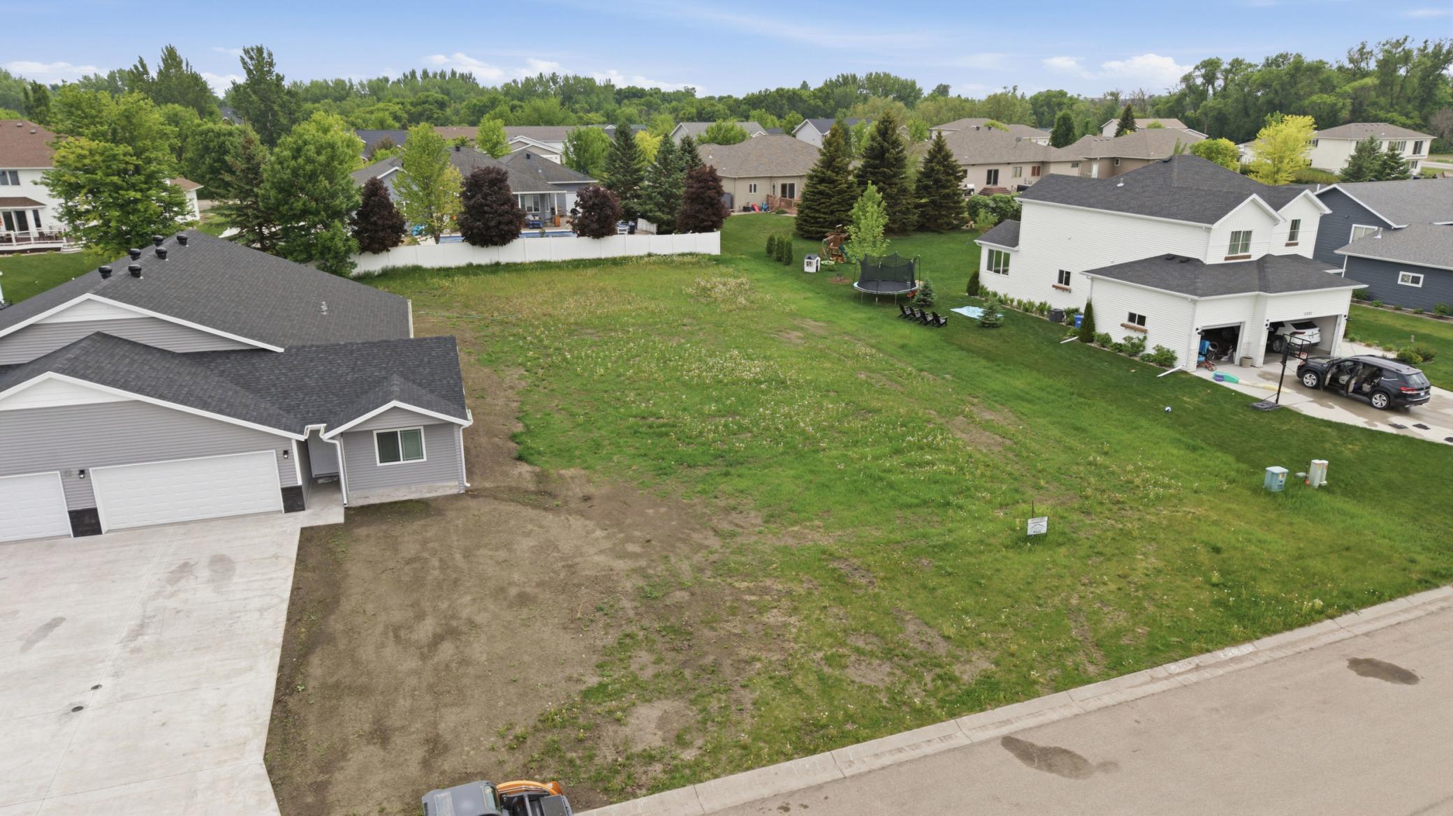 2327 Nature Lane Property Photo 7
