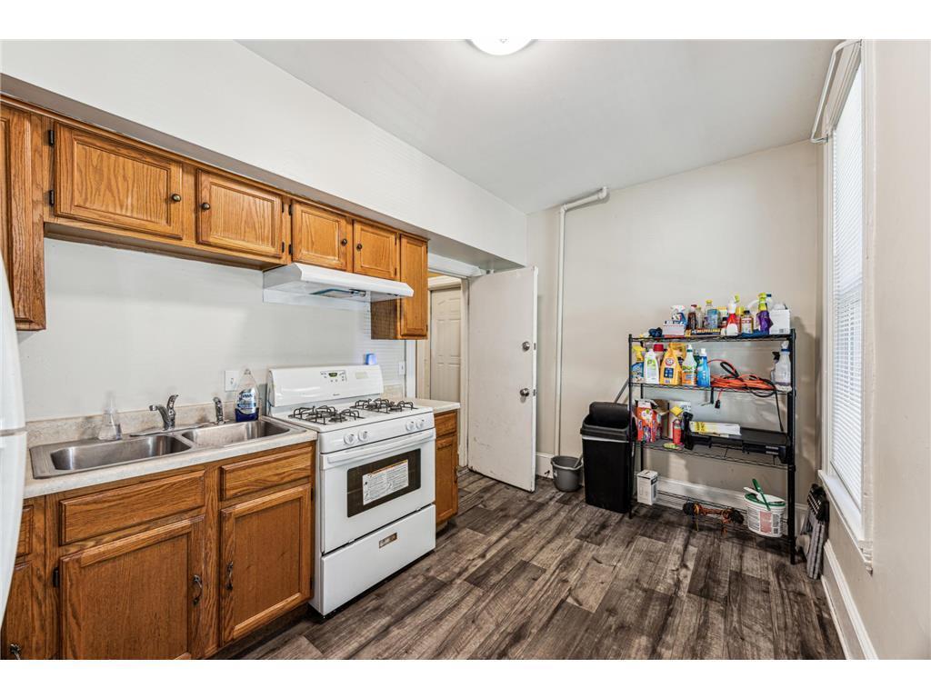 2827 Lyndale Avenue N Property Photo 7