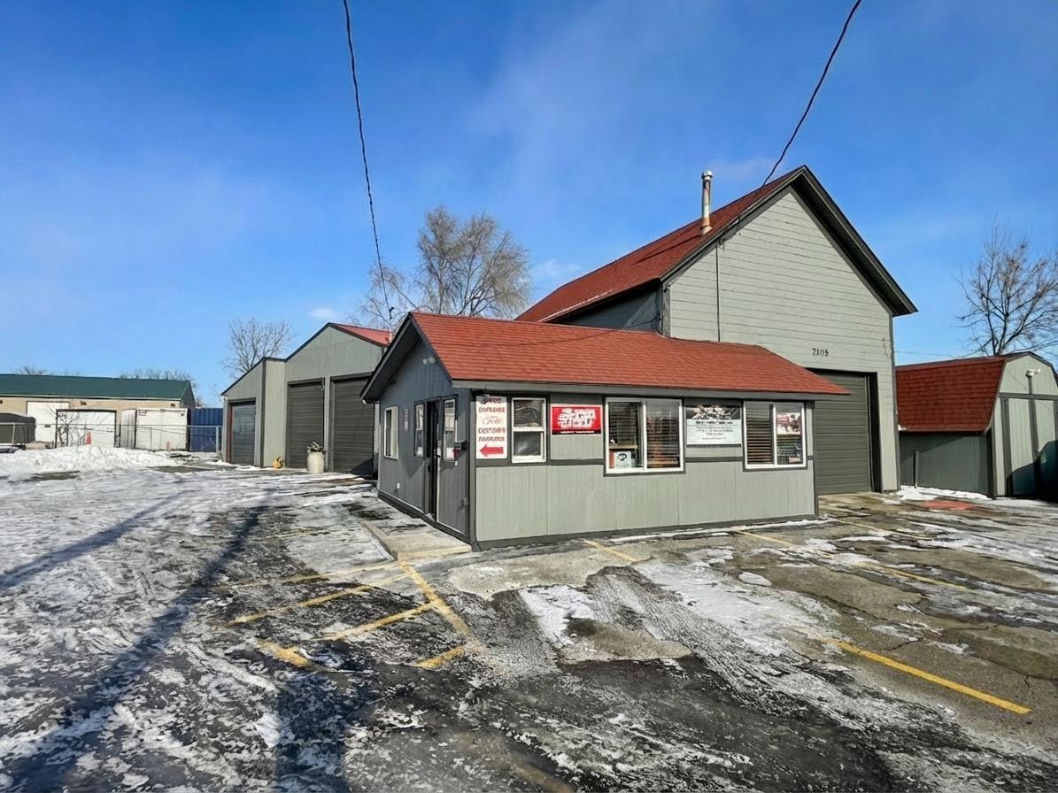 7105 Highway 10 NW