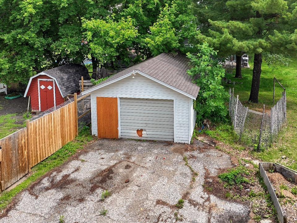 126 Tousley Avenue N Property Photo 2