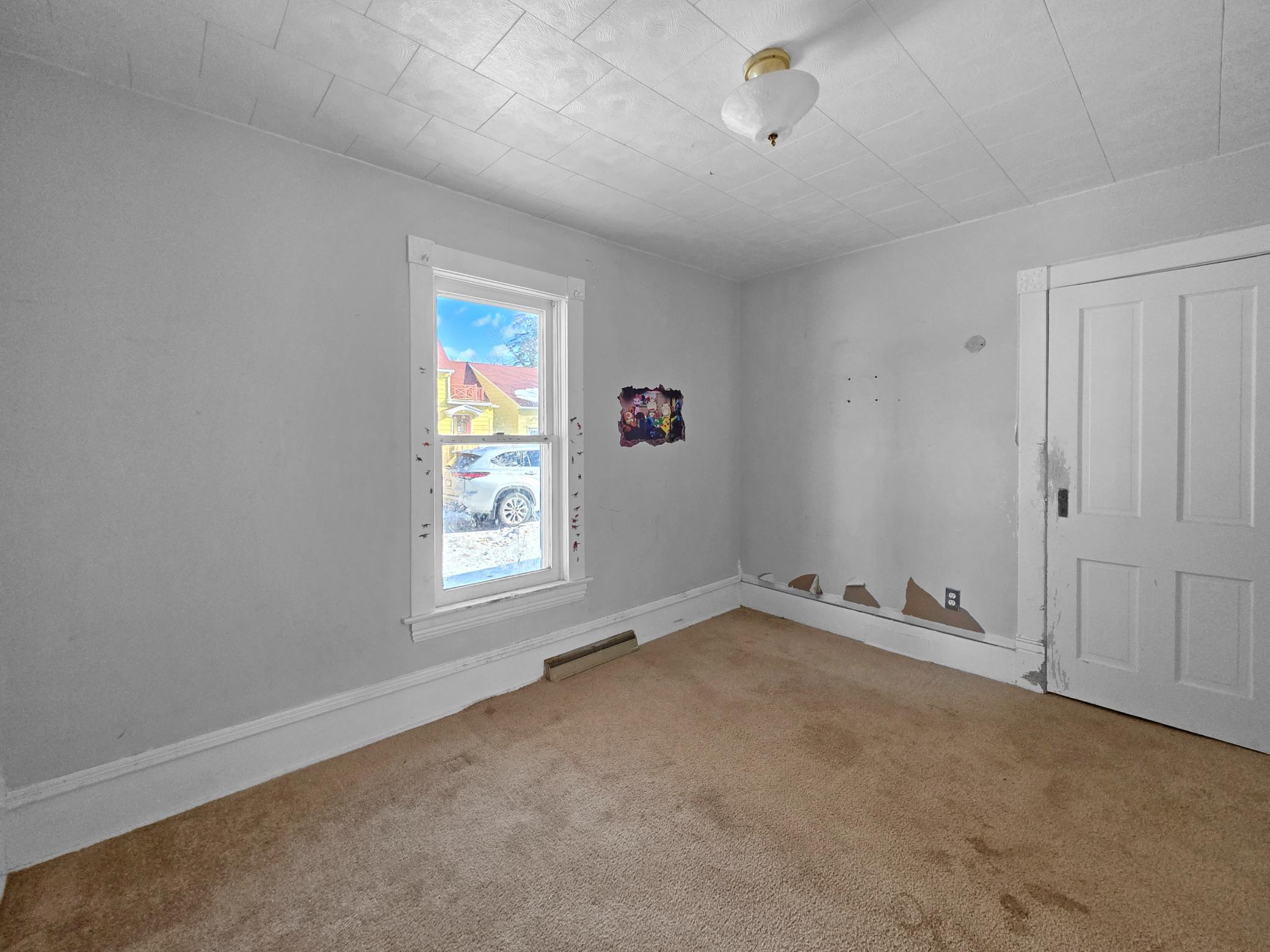 126 Tousley Avenue N Property Photo 16