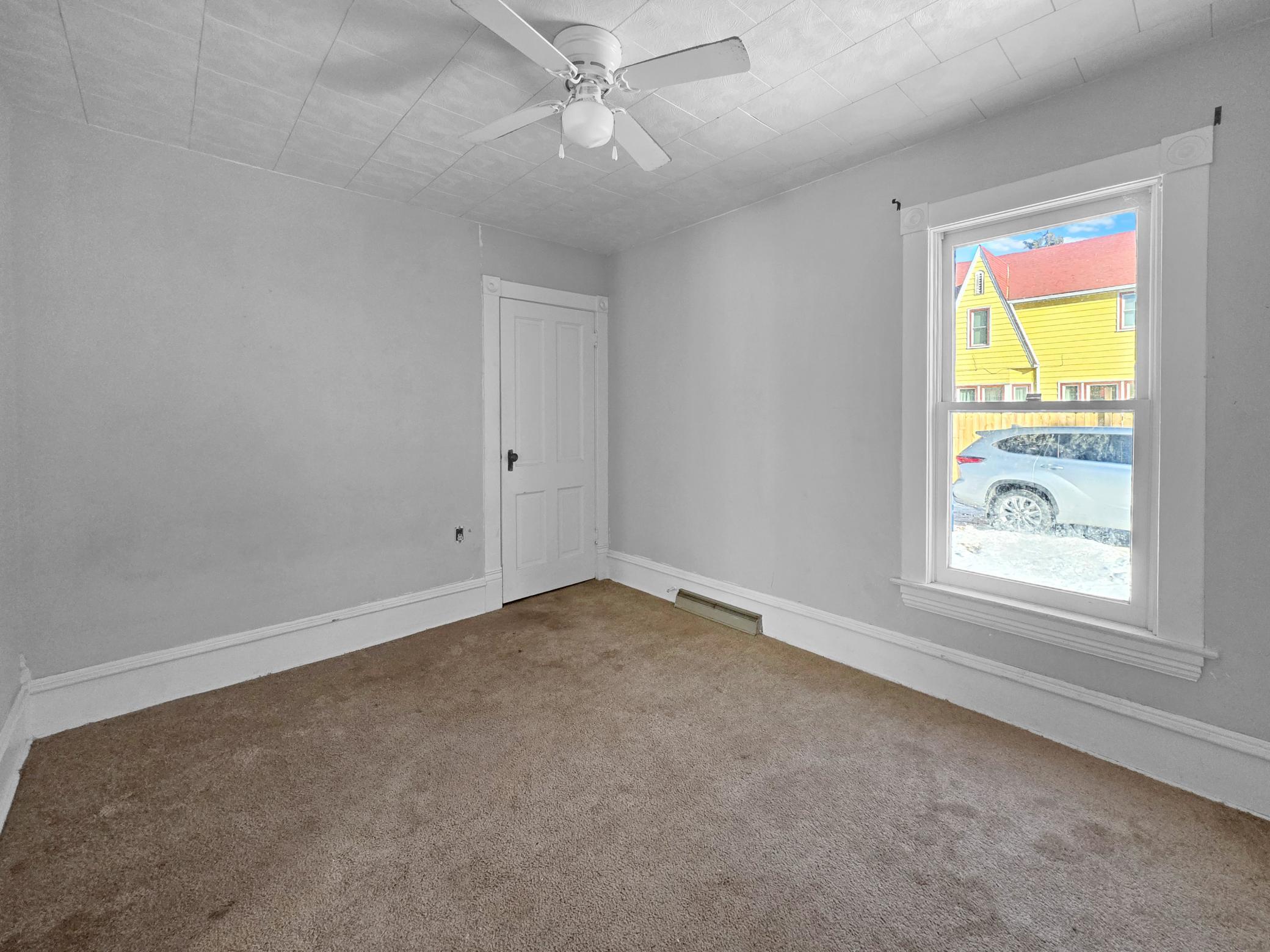 126 Tousley Avenue N Property Photo 17