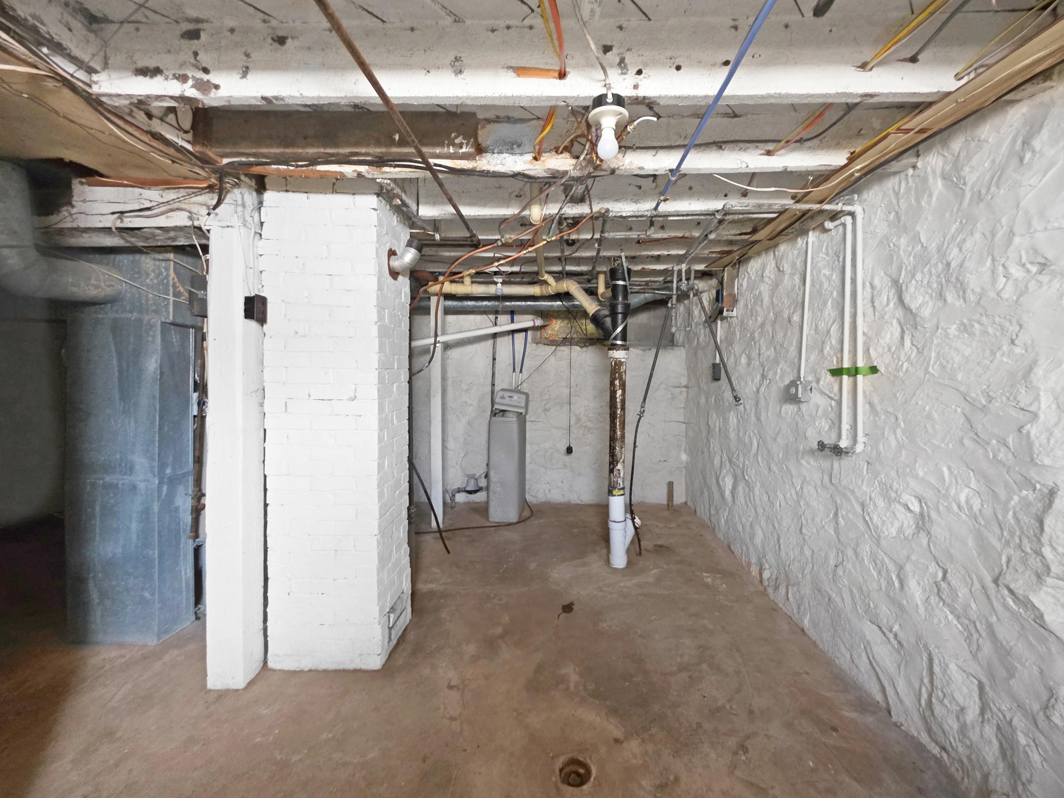 126 Tousley Avenue N Property Photo 21
