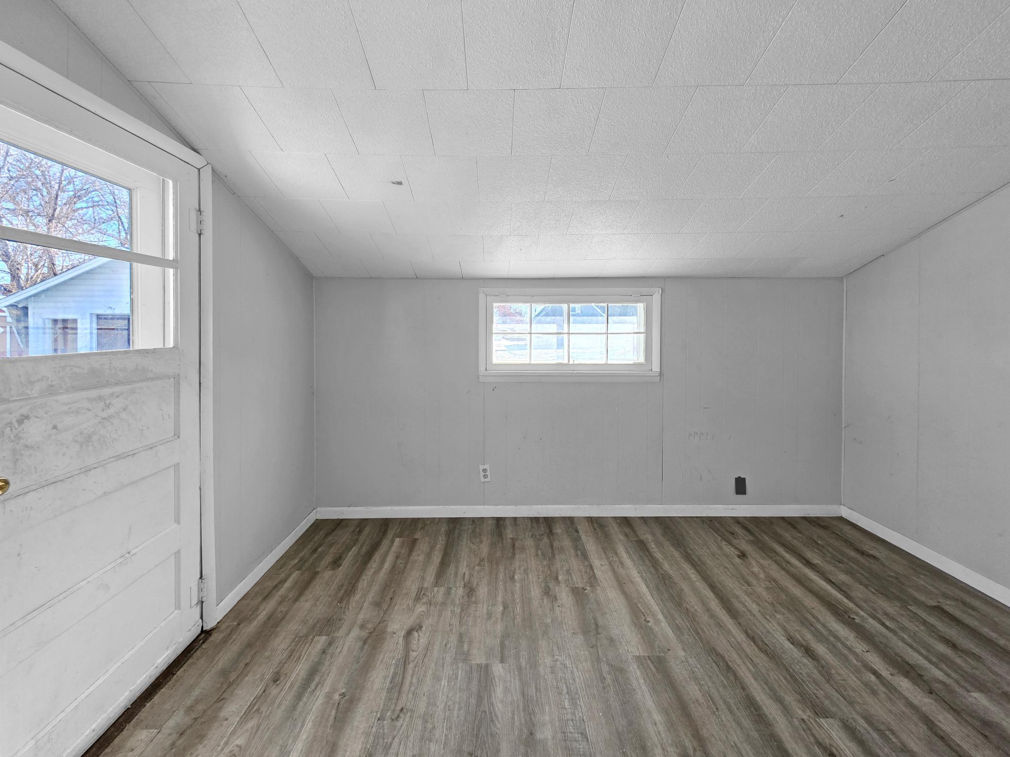 126 Tousley Avenue N Property Photo 23