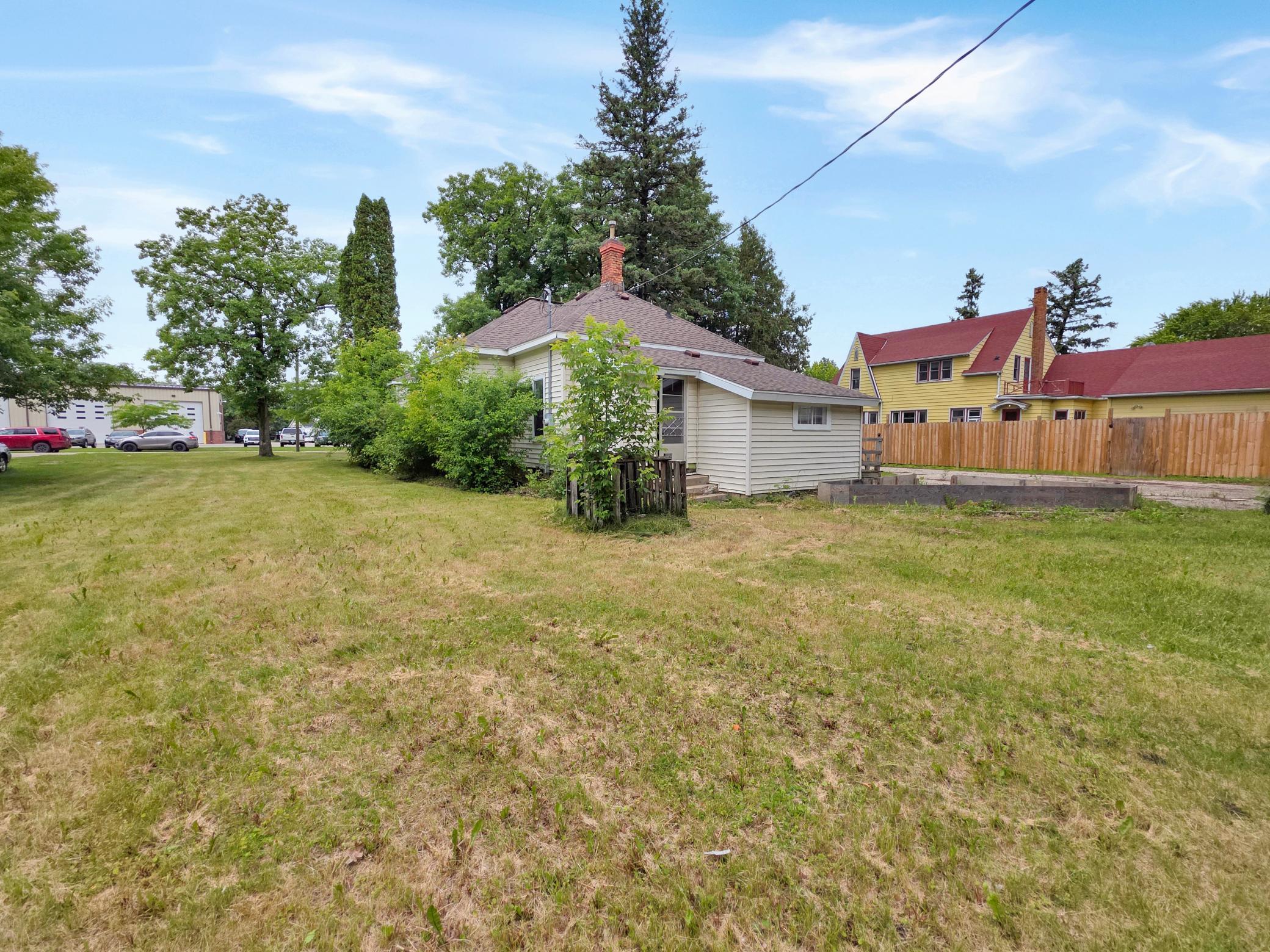 126 Tousley Avenue N Property Photo 24