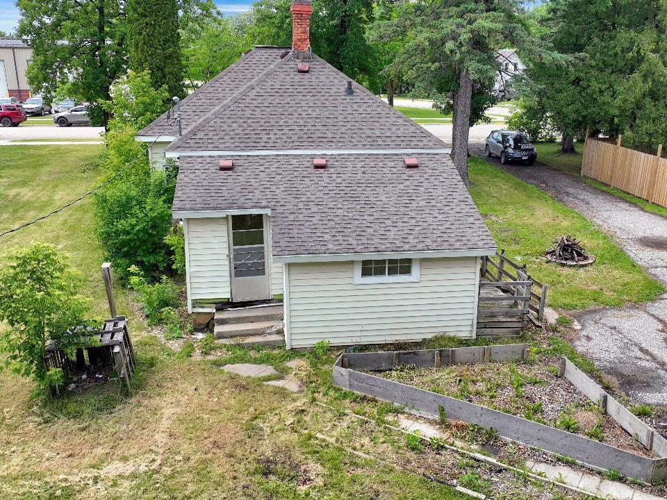 126 Tousley Avenue N Property Photo 27