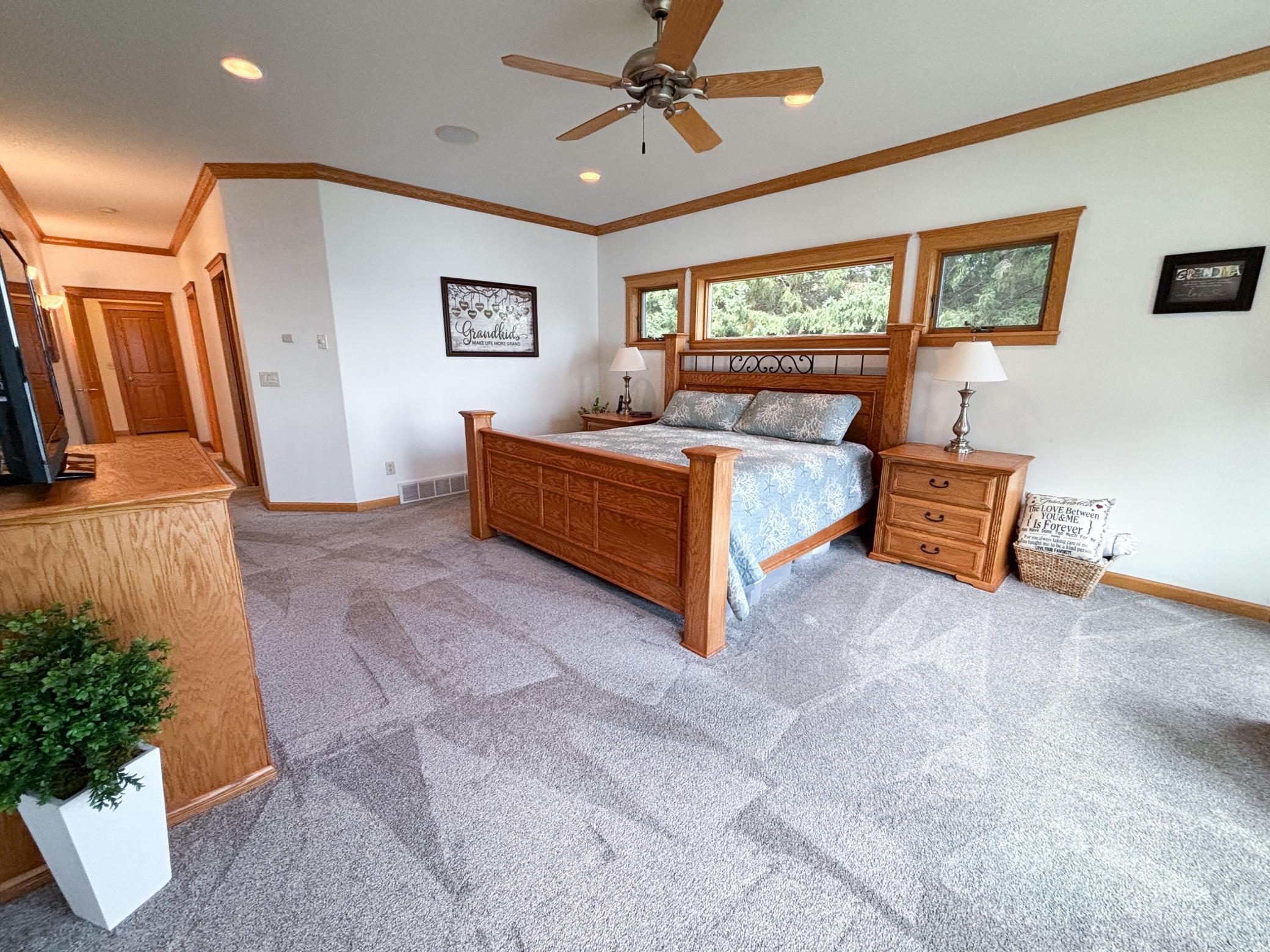 521 E Summit Street Property Photo 19