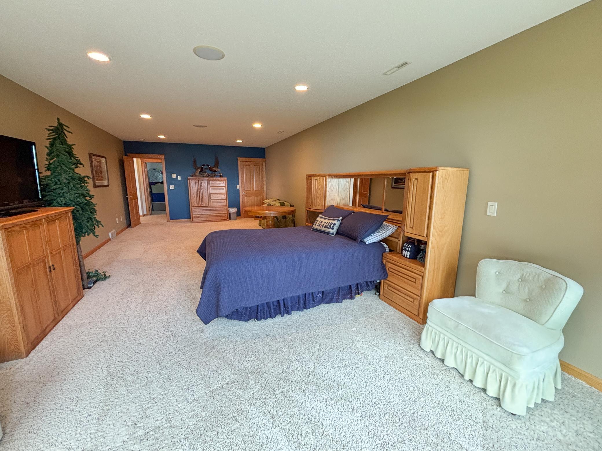 521 E Summit Street Property Photo 34