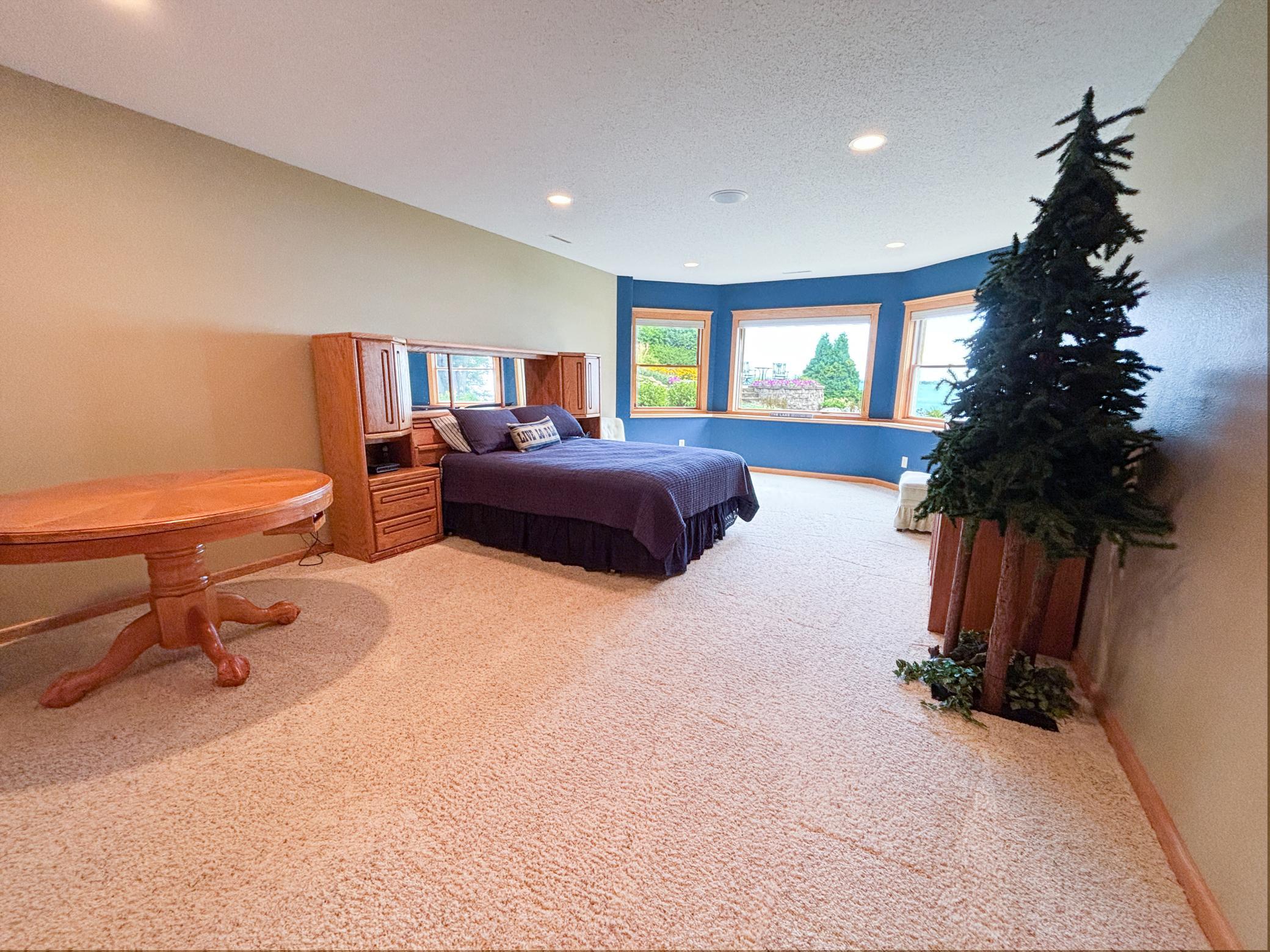 521 E Summit Street Property Photo 35