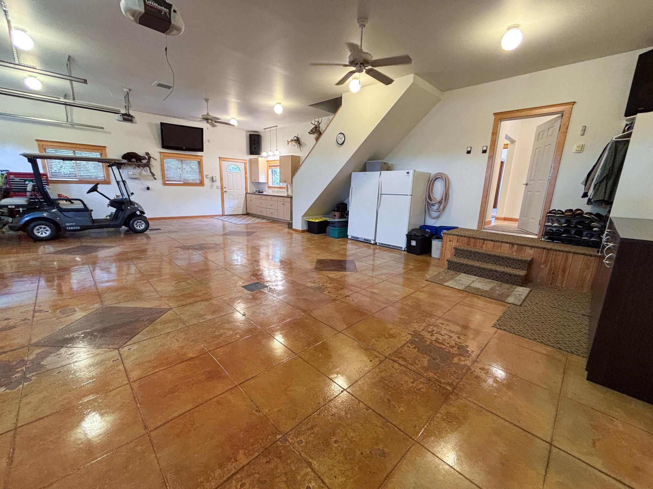 521 E Summit Street Property Photo 41