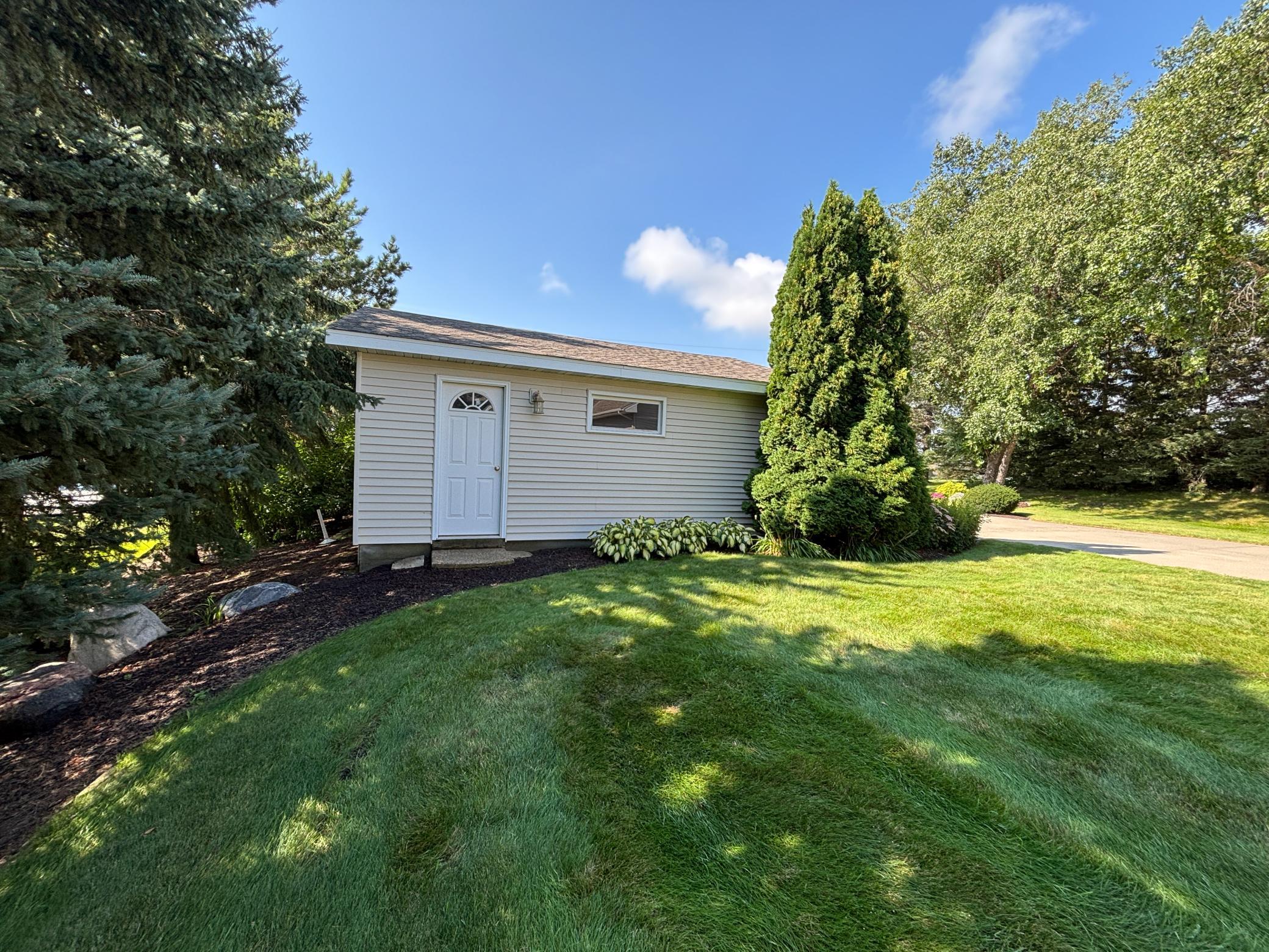 521 E Summit Street Property Photo 50