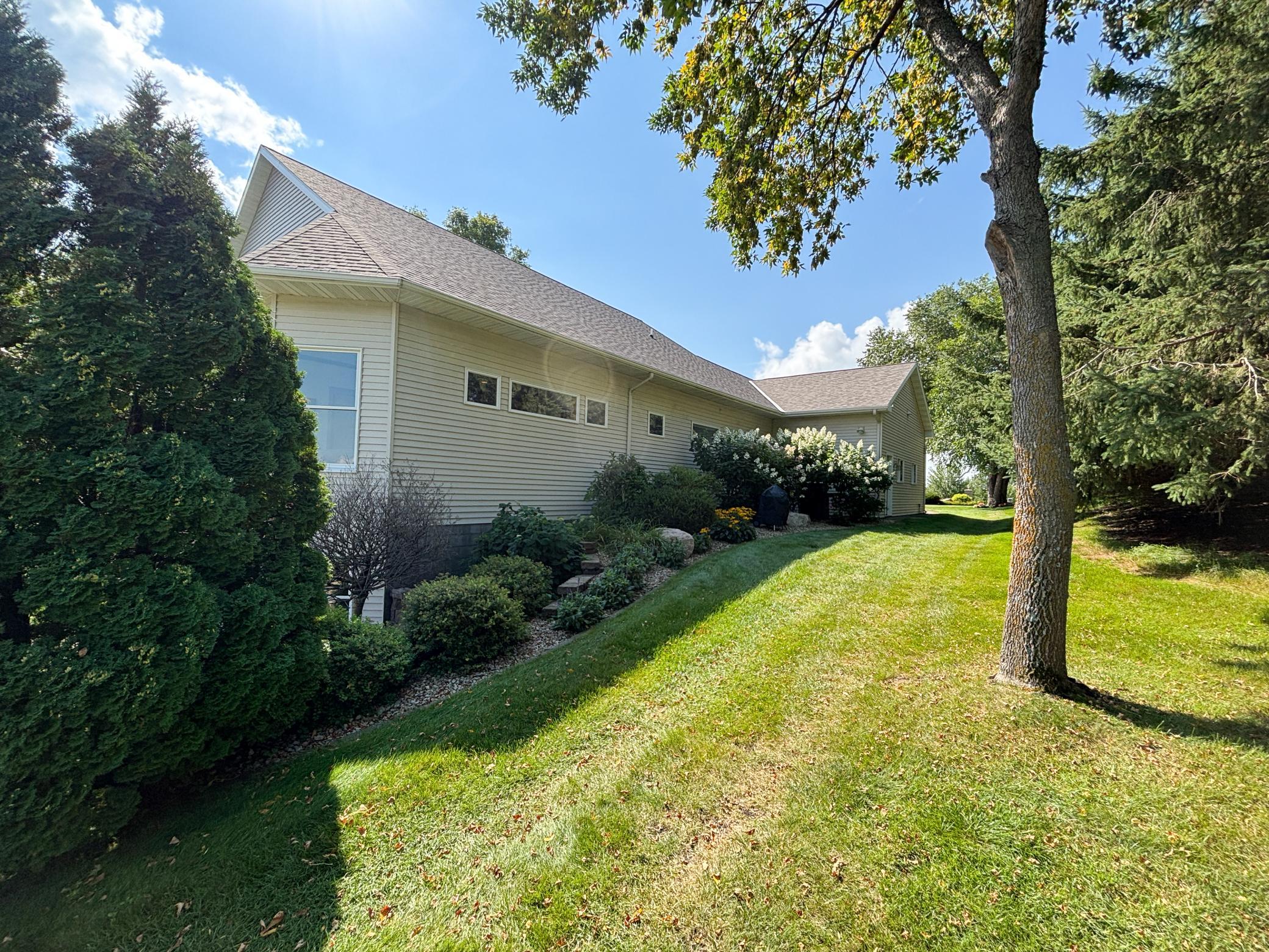 521 E Summit Street Property Photo 62