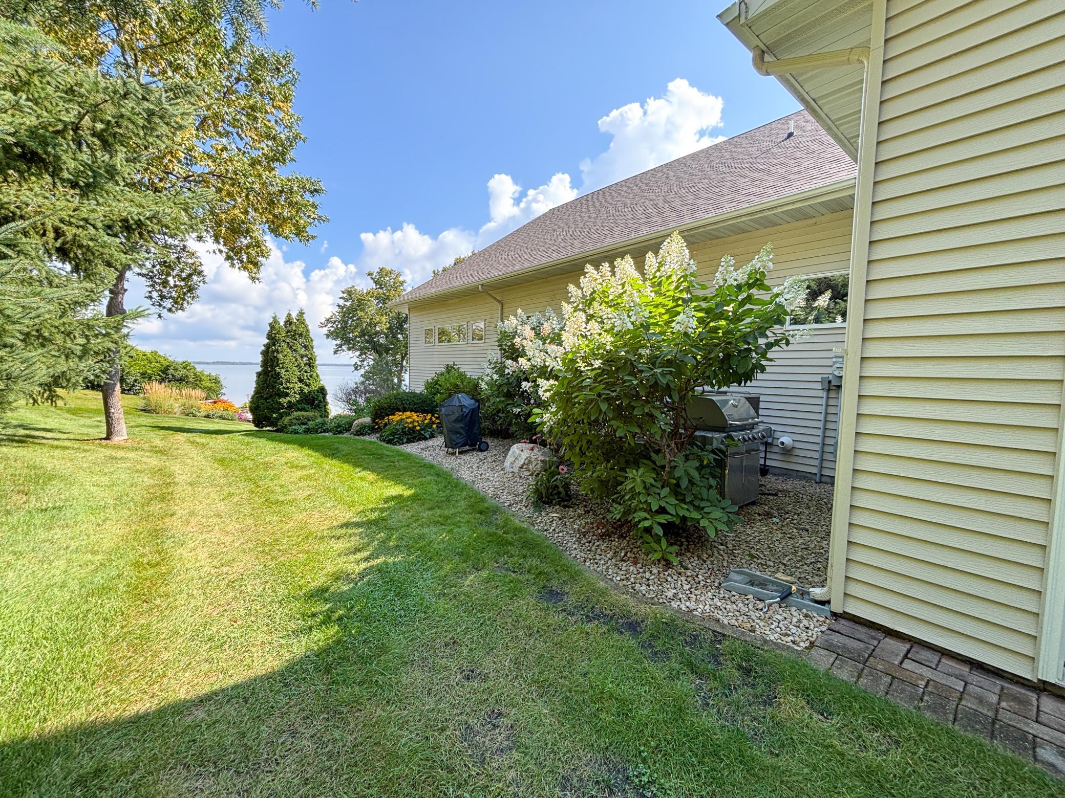 521 E Summit Street Property Photo 63